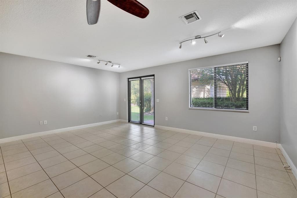 3238 SW 16th Terrace 3238, Fort Lauderdale, FL 33315 — photo 7 of 32