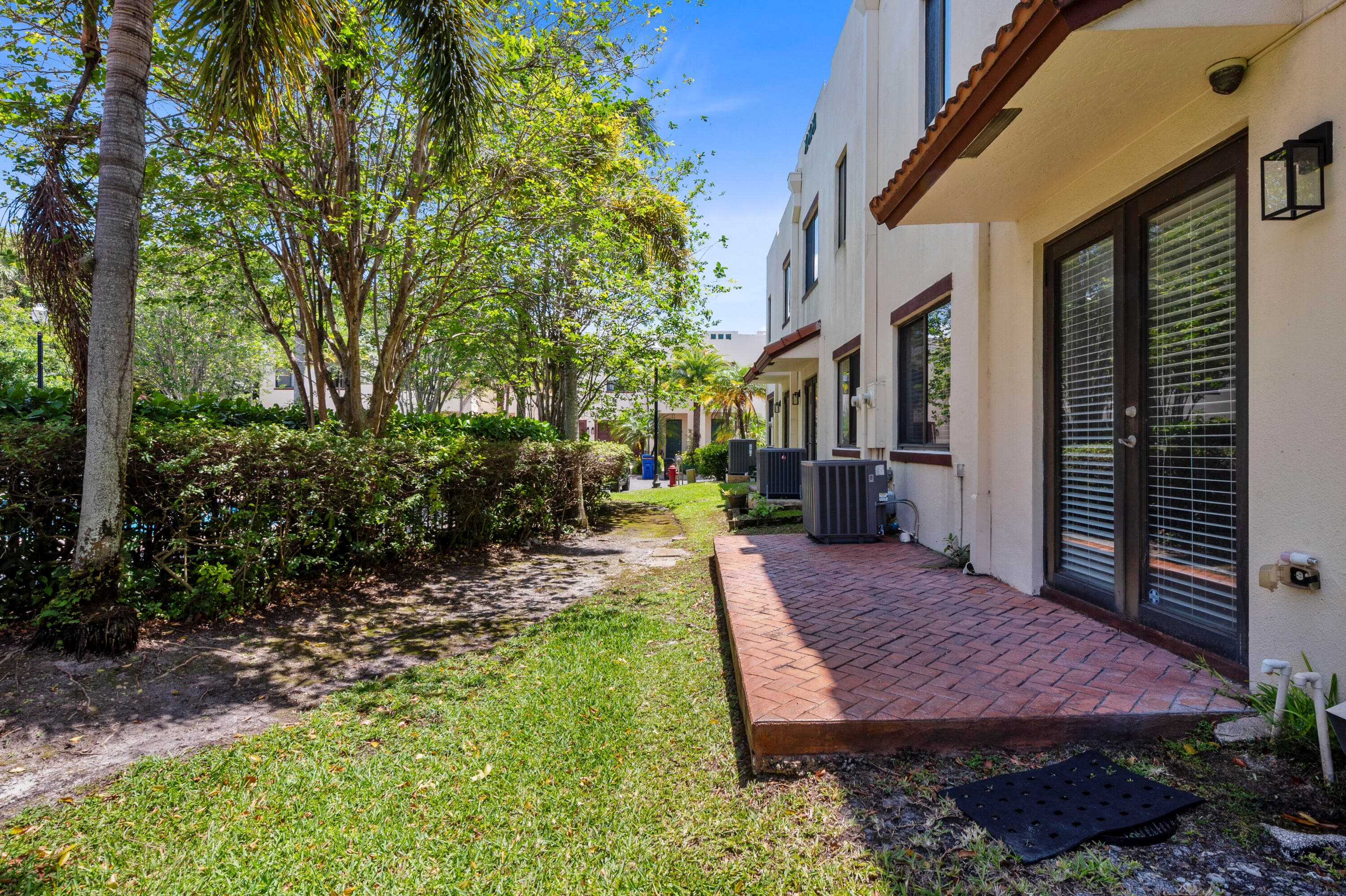 3238 SW 16th Terrace 3238, Fort Lauderdale, FL 33315 — photo 26 of 32