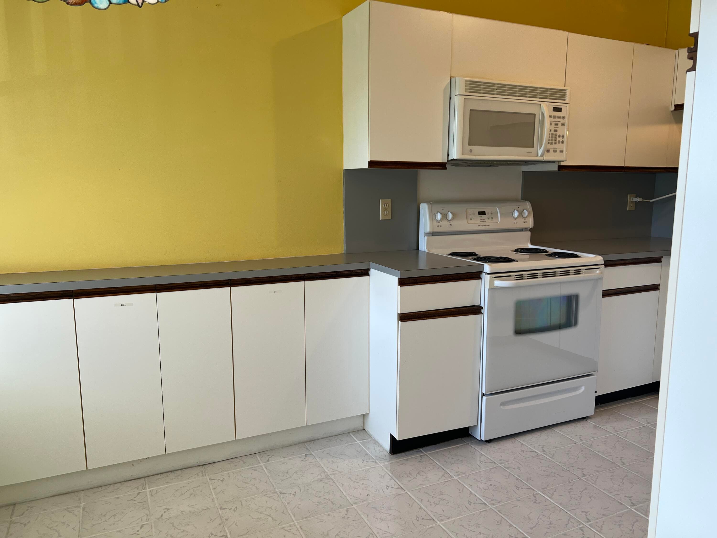 7649 Tahiti Lane 202, Lake Worth, FL 33467 — photo 5 of 12