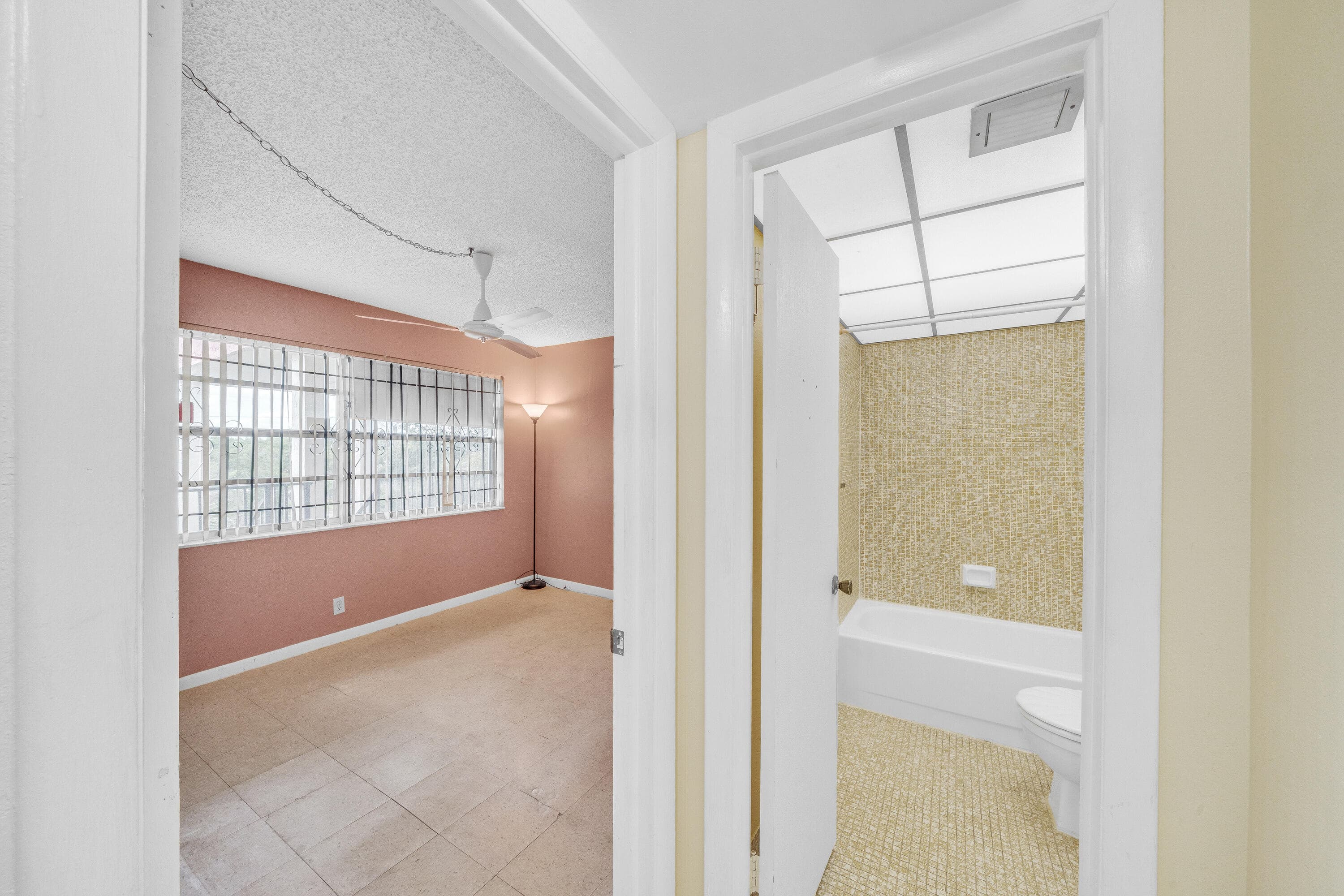 3070 NW 48th Terrace 405, Lauderdale Lakes, FL 33313 — photo 19 of 26
