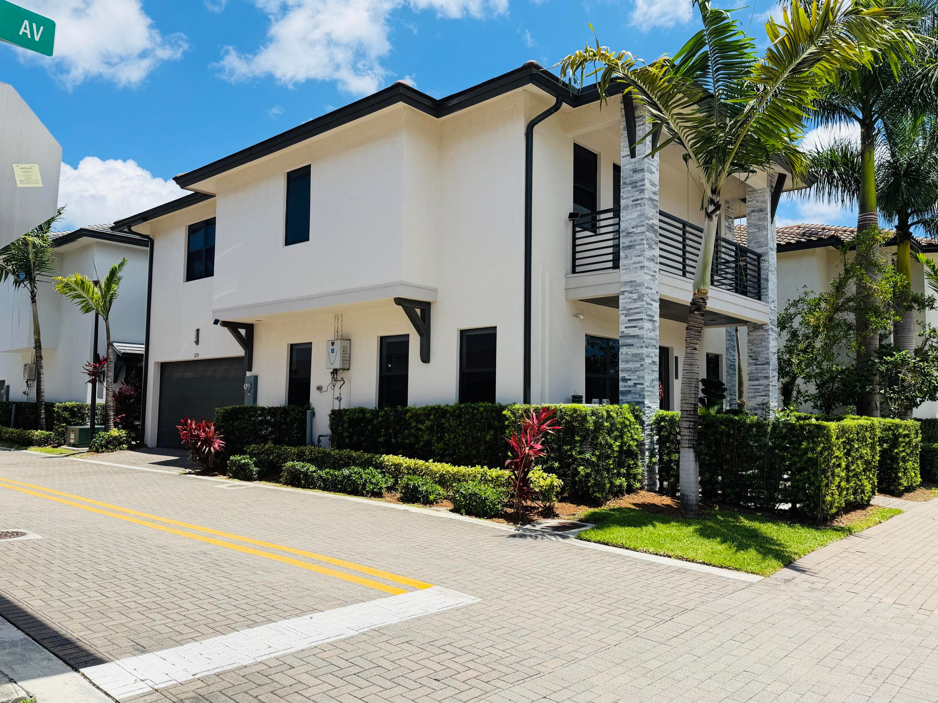 8288 NW 44th Terrace, Doral, FL 33166 — photo 4 of 68