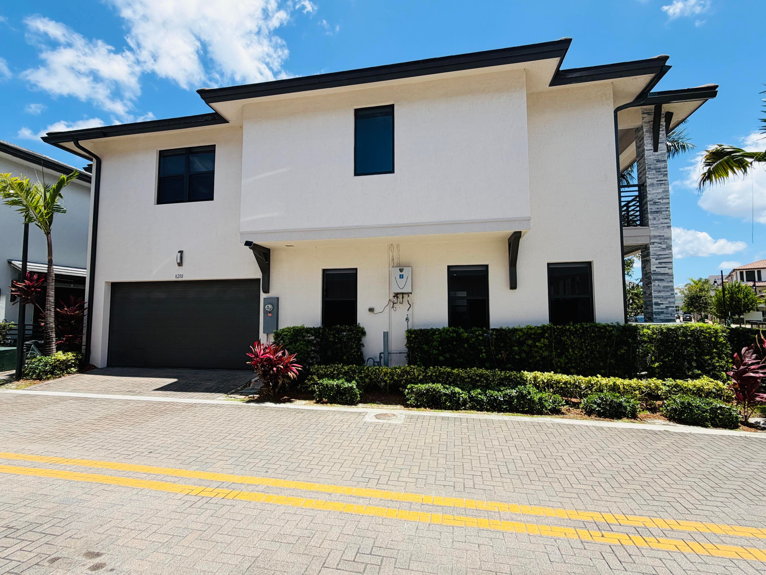 8288 NW 44th Terrace, Doral, FL 33166 — photo 5 of 68