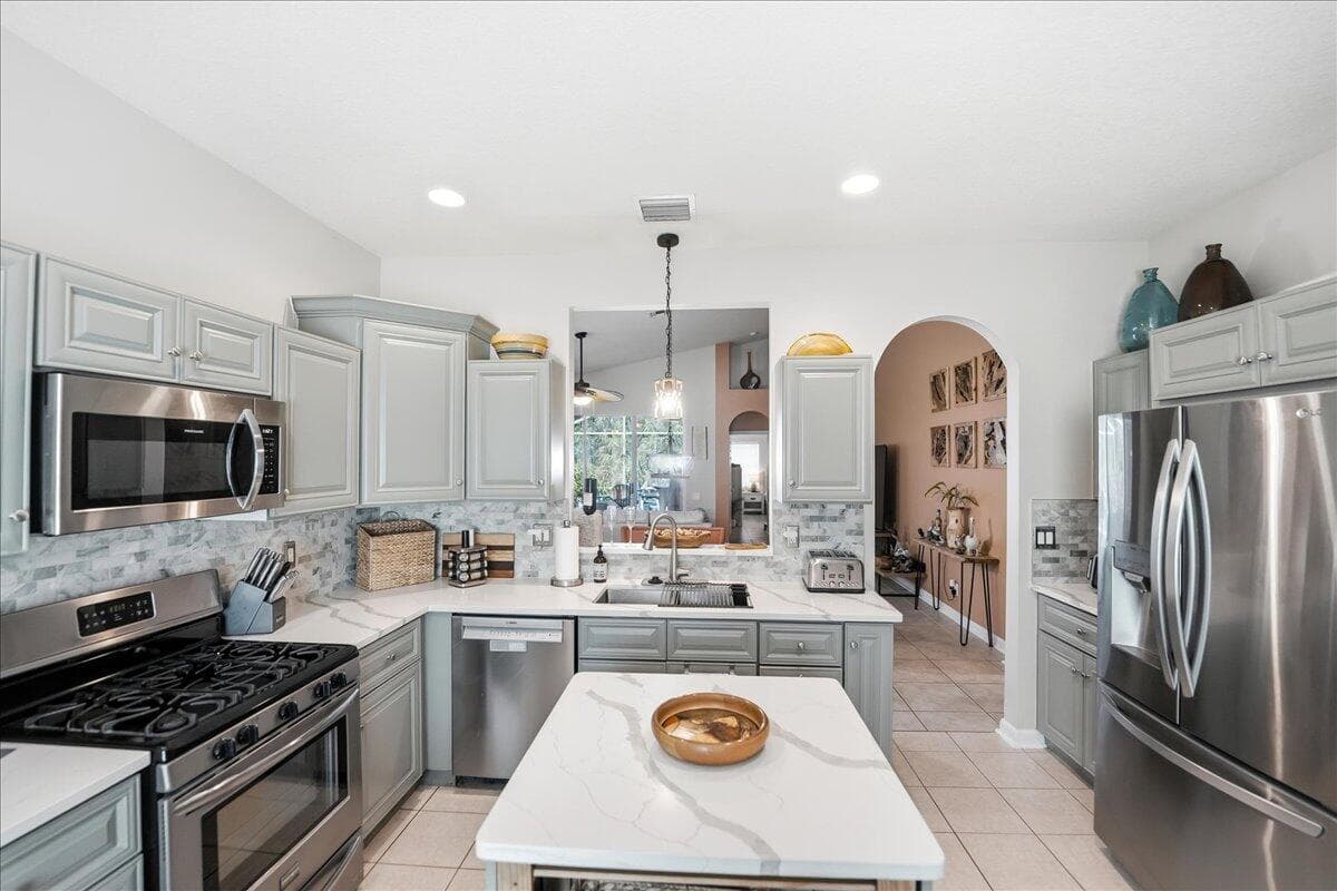 407 NW Granville Street, Port St. Lucie, FL 34986 — photo 8 of 55