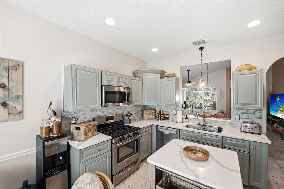 407 NW Granville Street, Port St. Lucie, FL 34986 — photo 9 of 55