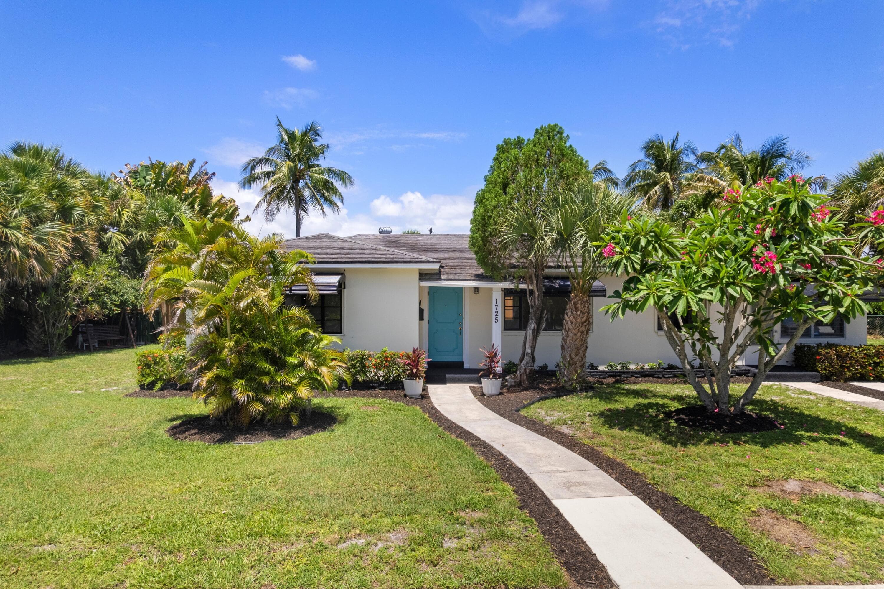 1725 N Lakeside Drive, Lake Worth Beach, FL 33460 — photo 2 of 28