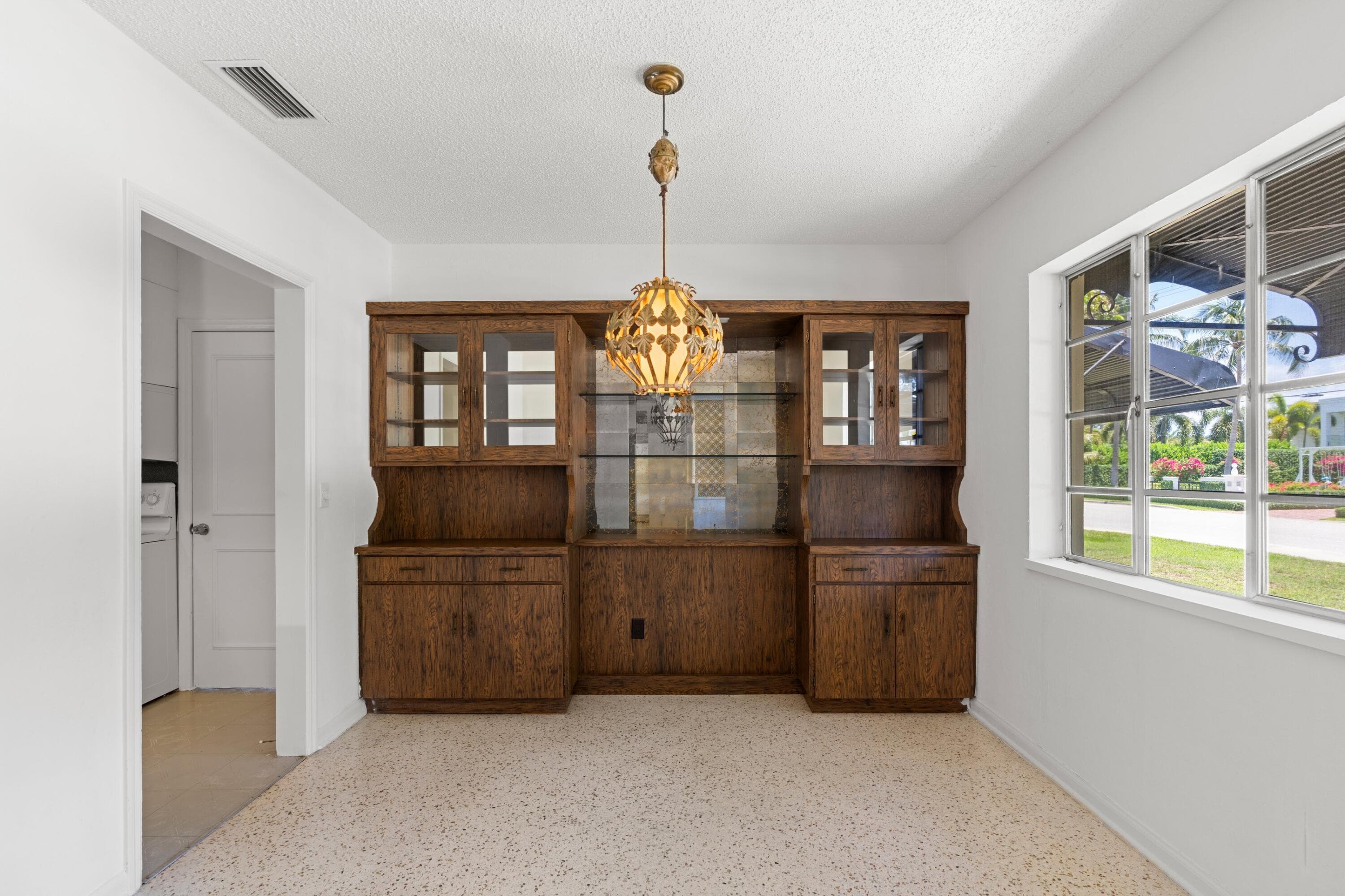 1725 N Lakeside Drive, Lake Worth Beach, FL 33460 — photo 9 of 28
