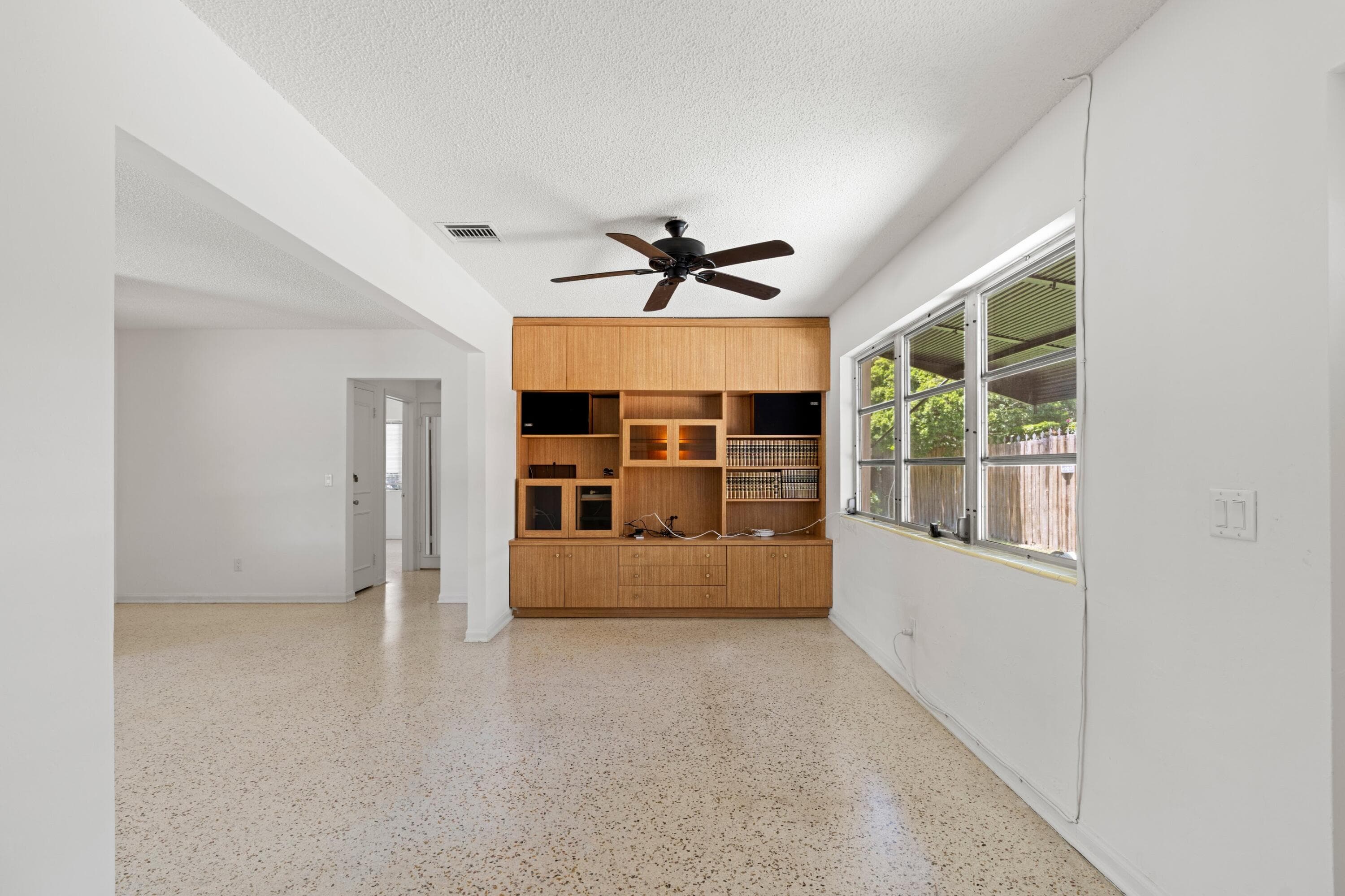1725 N Lakeside Drive, Lake Worth Beach, FL 33460 — photo 12 of 28