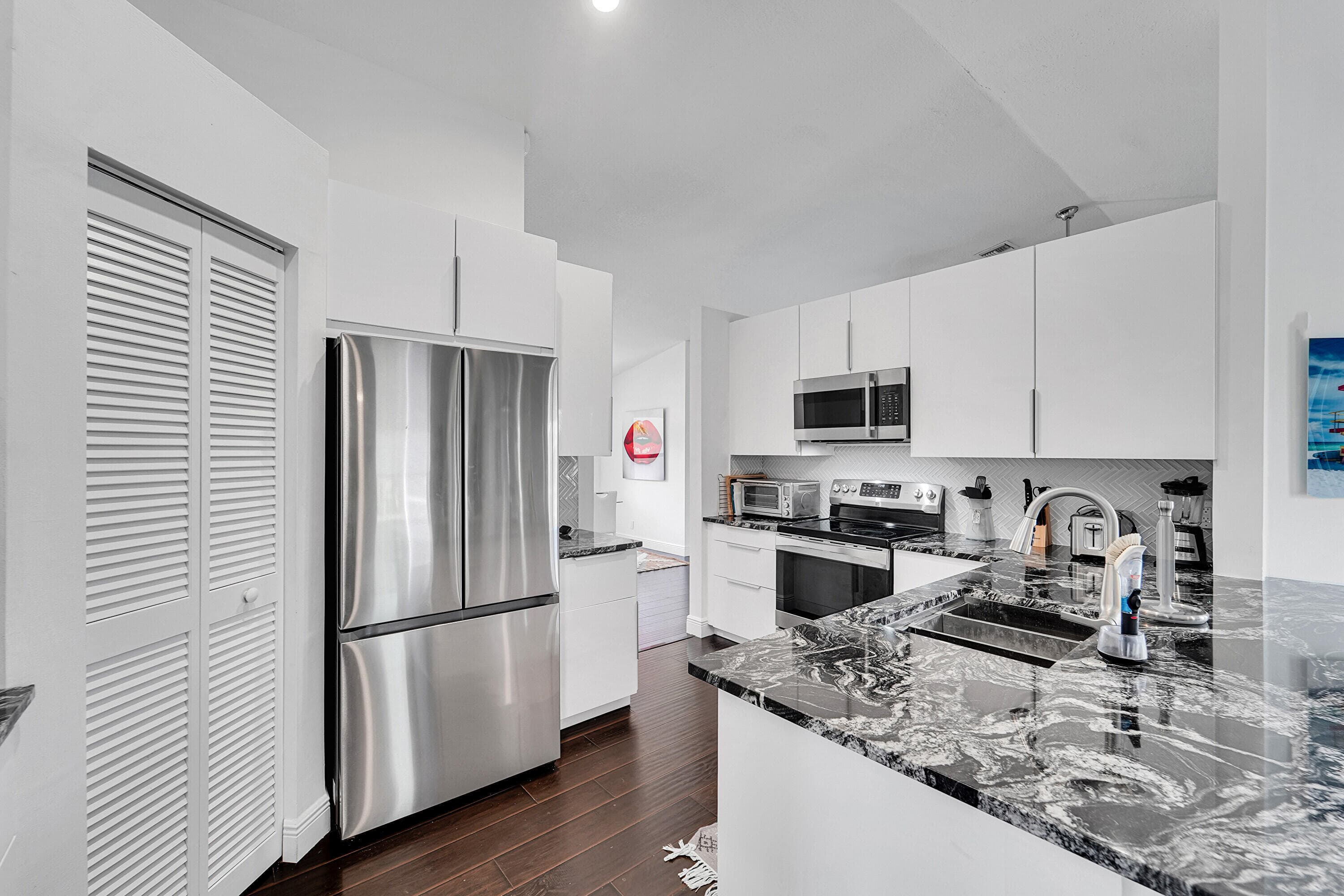 945 Sunflower Avenue, Delray Beach, FL 33445 — photo 5 of 47