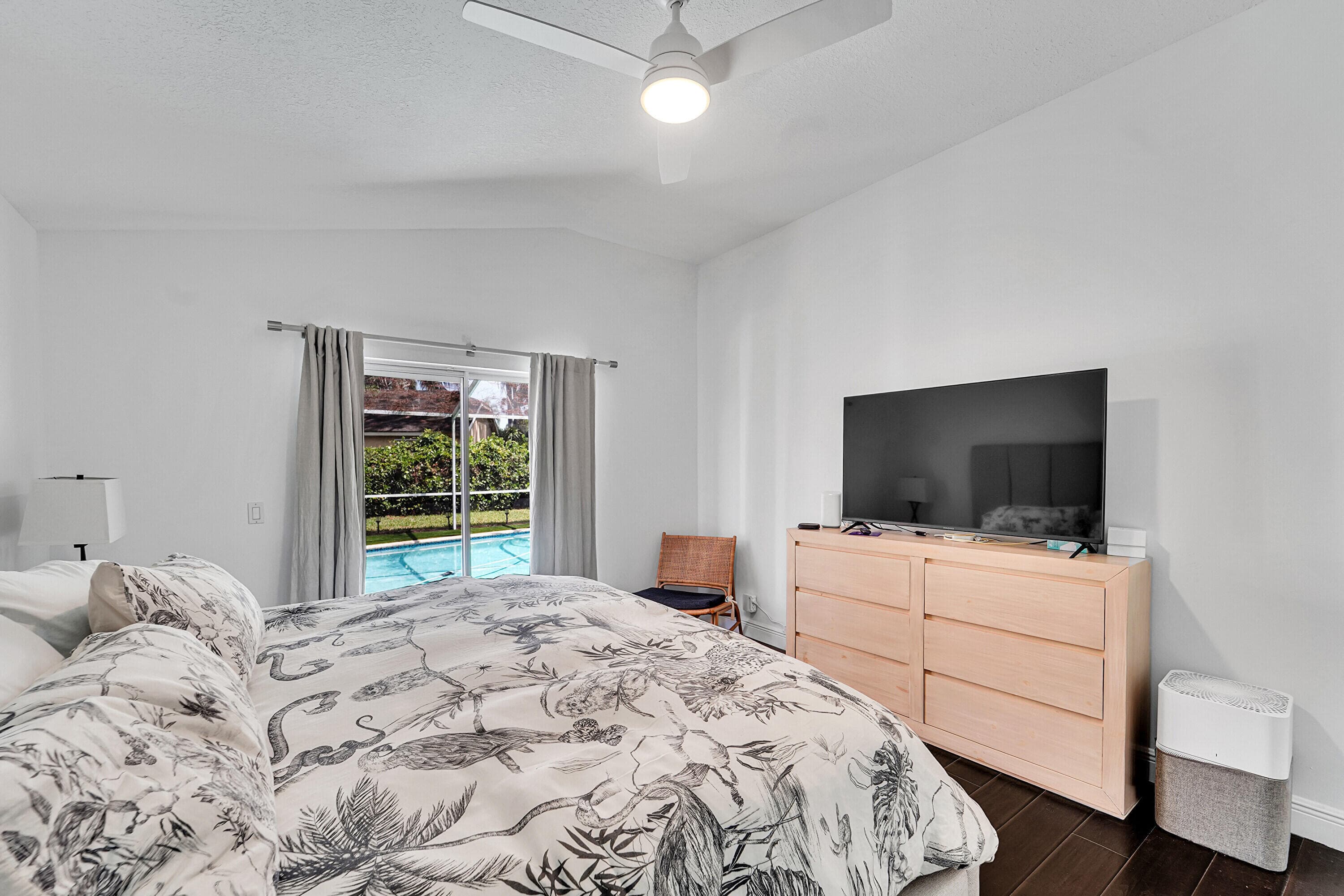 945 Sunflower Avenue, Delray Beach, FL 33445 — photo 13 of 47
