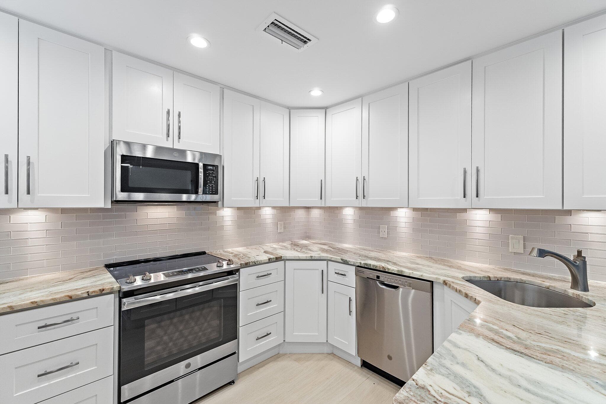 2605 N Fairway Dr Drive N, Jupiter, FL 33477 — photo 15 of 36