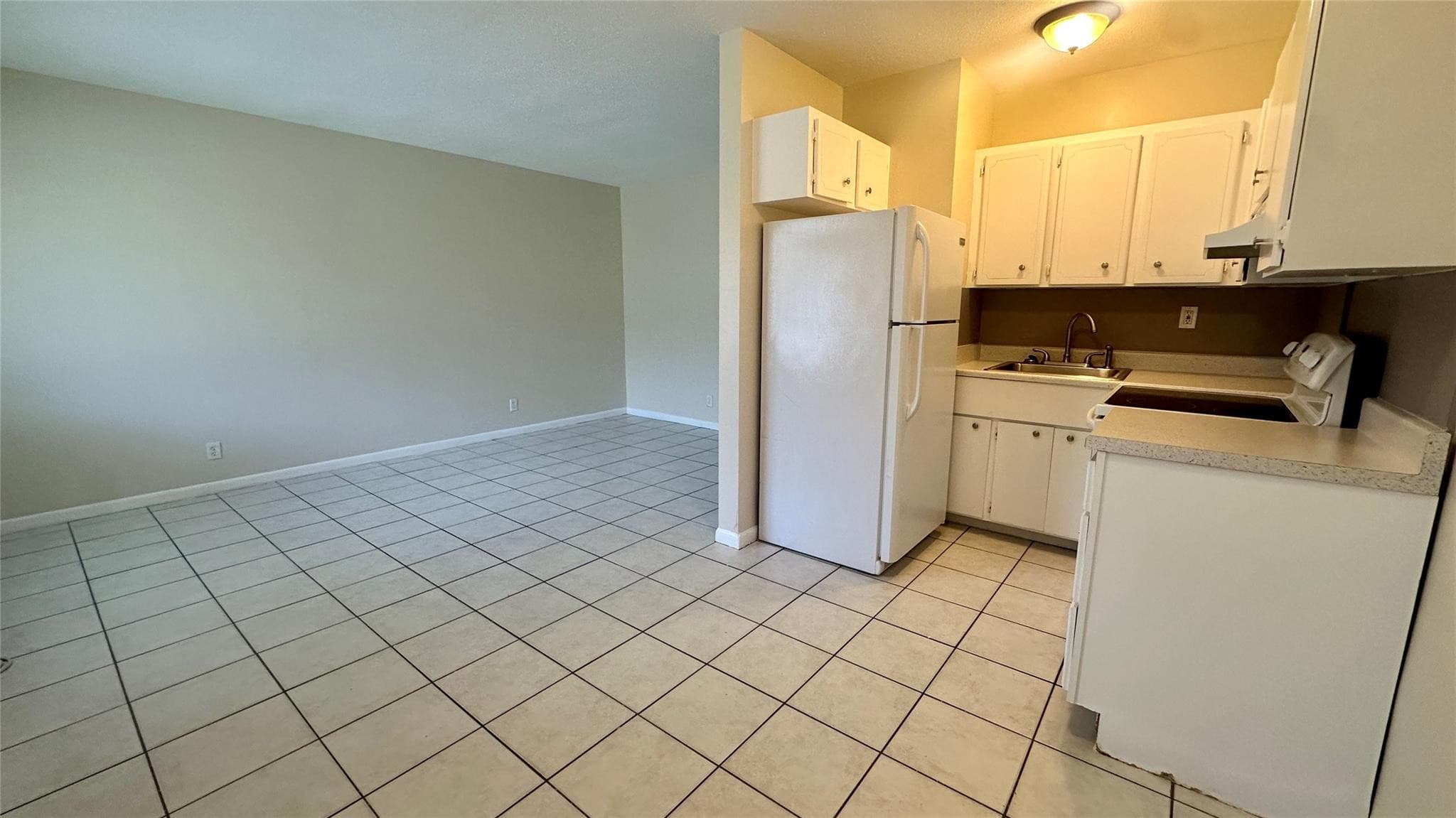 717 SE 16th Street 3, Fort Lauderdale, FL 33316 — photo 2 of 9