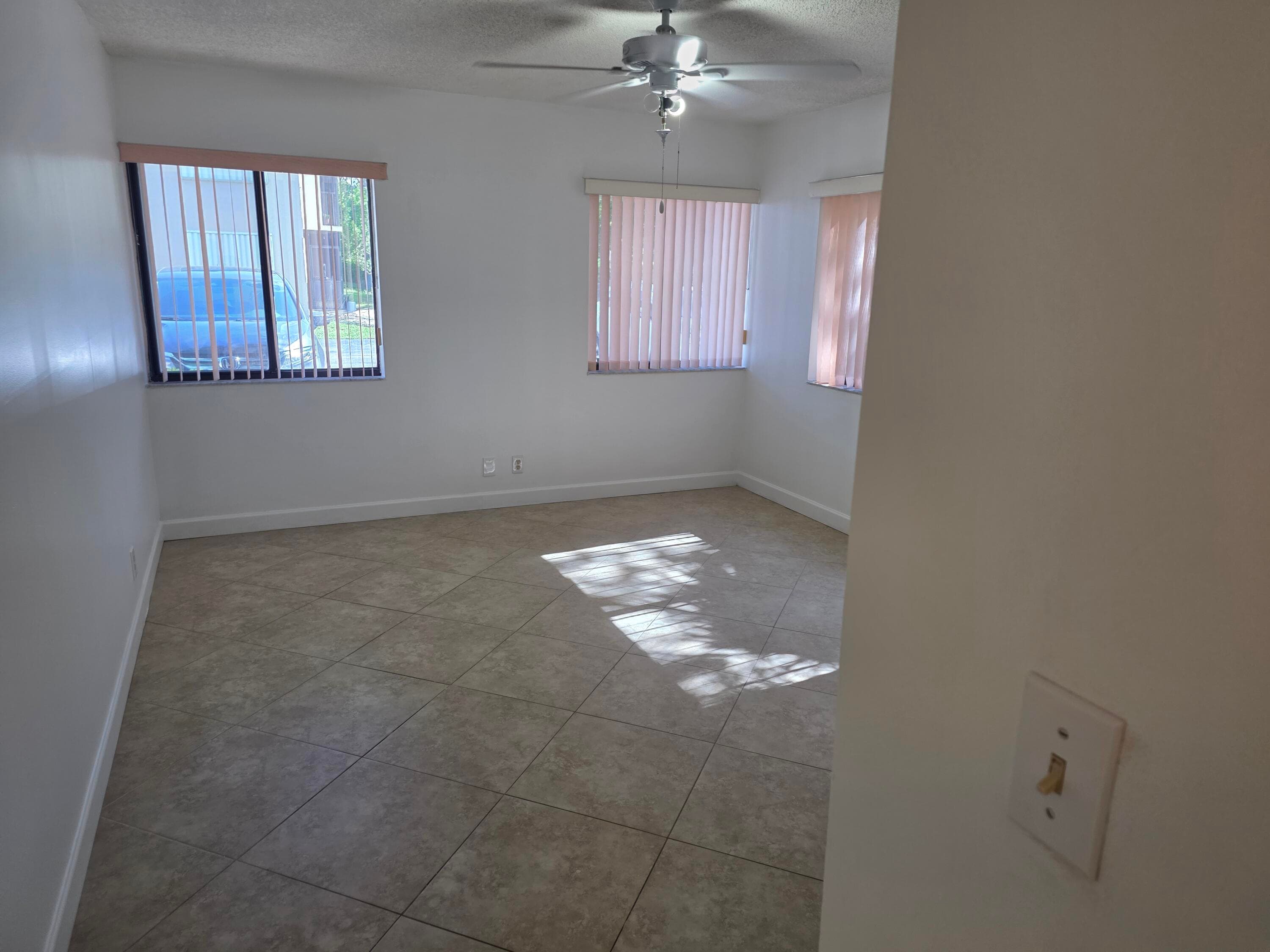 170 SE 7th Street SE 301, Deerfield Beach, FL 33441 — photo 27 of 35