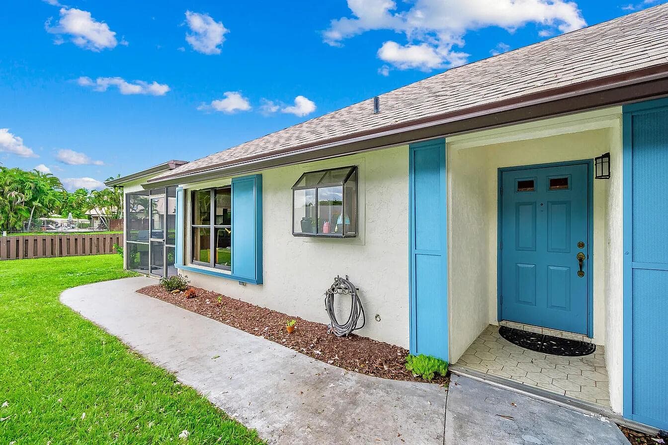 378 SW 28th Avenue, Delray Beach, FL 33445 — photo 4 of 39