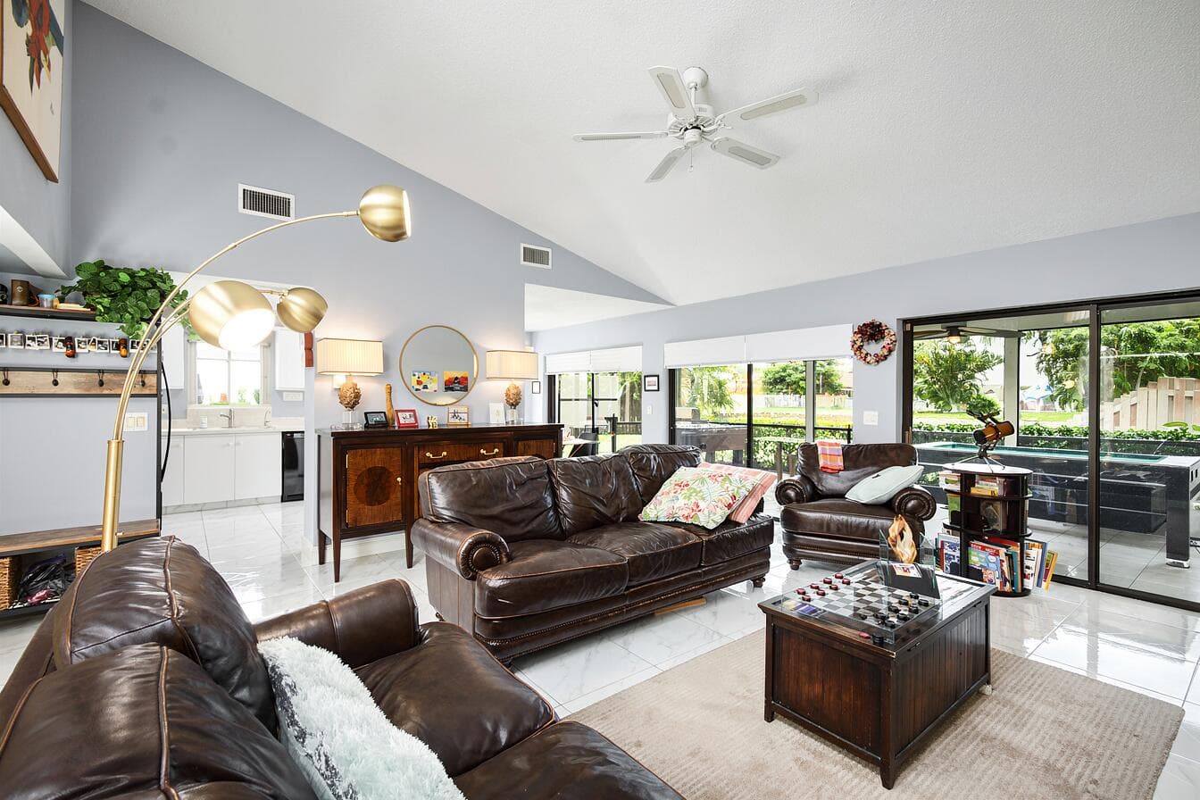 378 SW 28th Avenue, Delray Beach, FL 33445 — photo 7 of 39