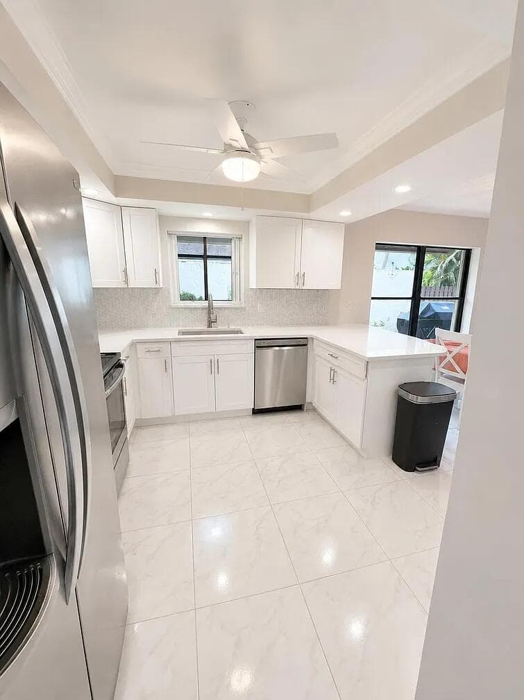 378 SW 28th Avenue, Delray Beach, FL 33445 — photo 9 of 39