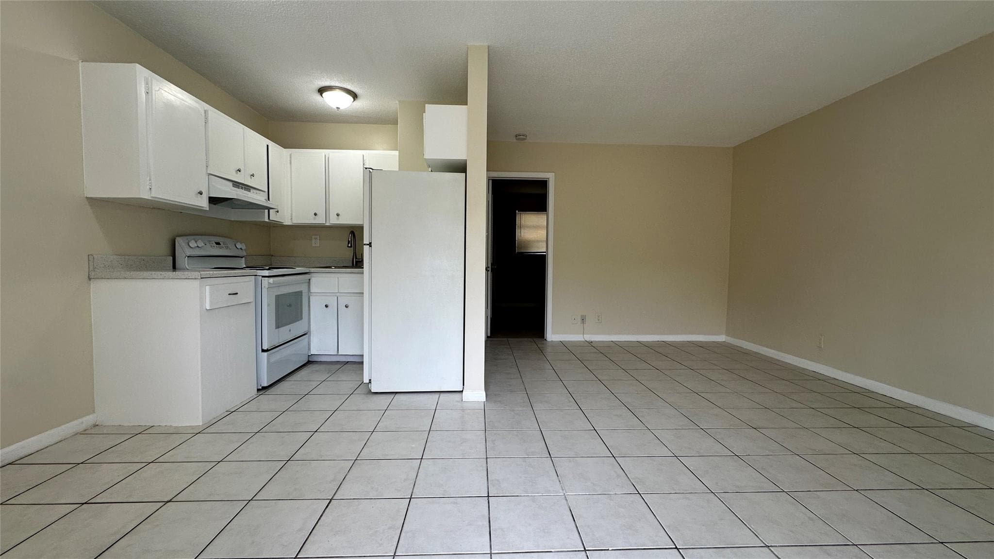 717 SE 16th Street 2, Fort Lauderdale, FL 33316 — photo 2 of 7