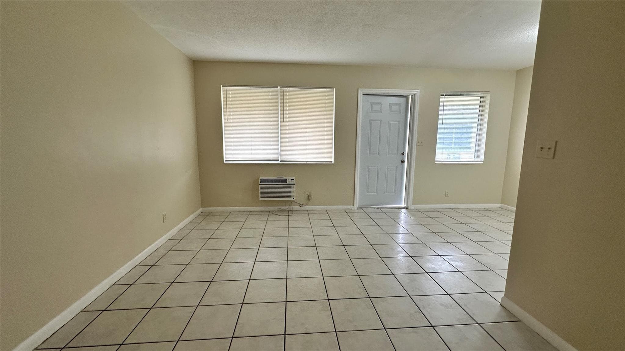 717 SE 16th Street 2, Fort Lauderdale, FL 33316 — photo 5 of 7