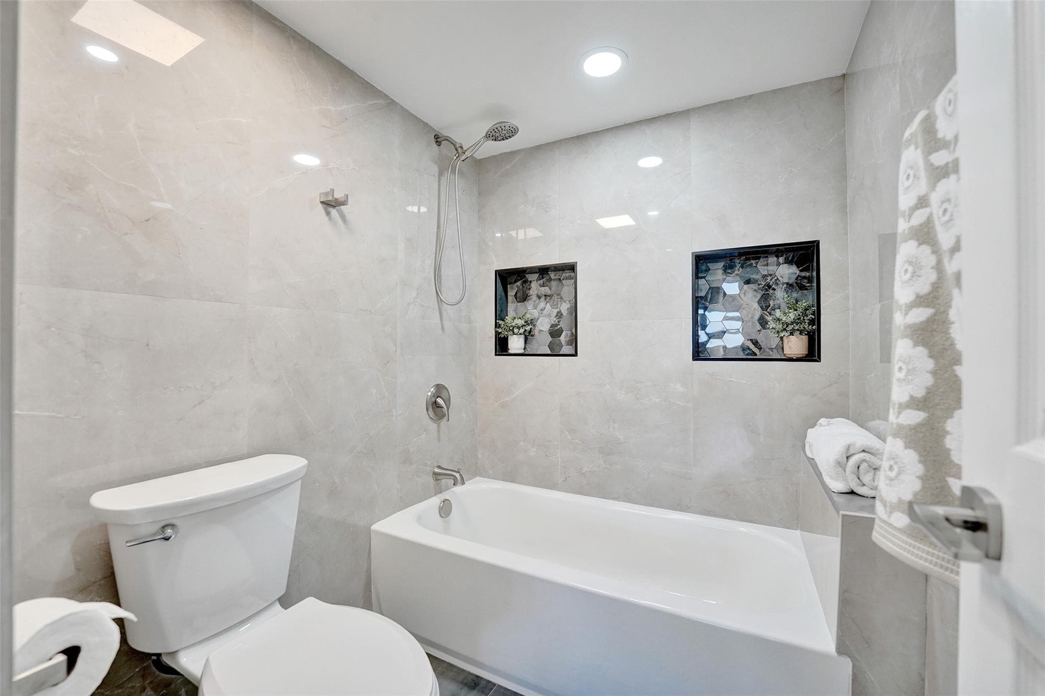 3200 Port Royale Drive N 905, Fort Lauderdale, FL 33308 — photo 20 of 49