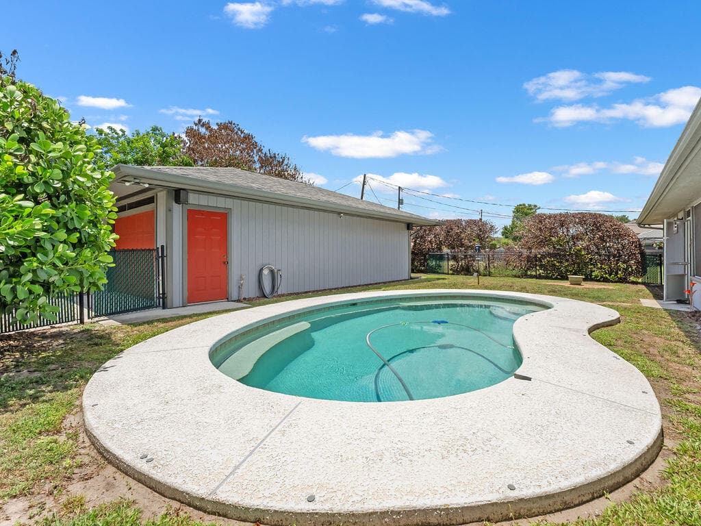 403 SW Cahoon Court, Port St. Lucie, FL 34953 — photo 10 of 32