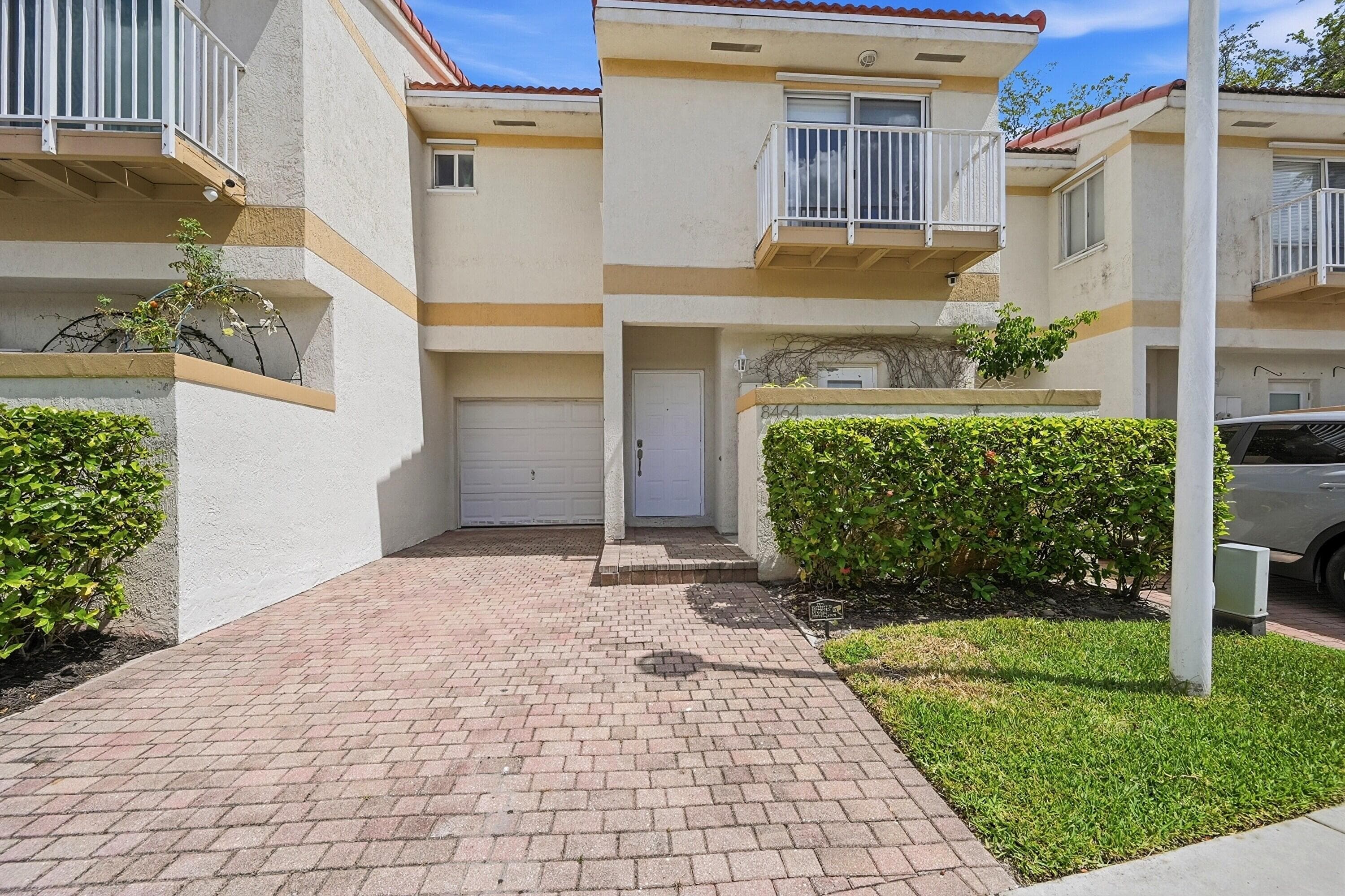 8464 Lagos De Campo Boulevard, Tamarac, FL 33321 — photo 7 of 43