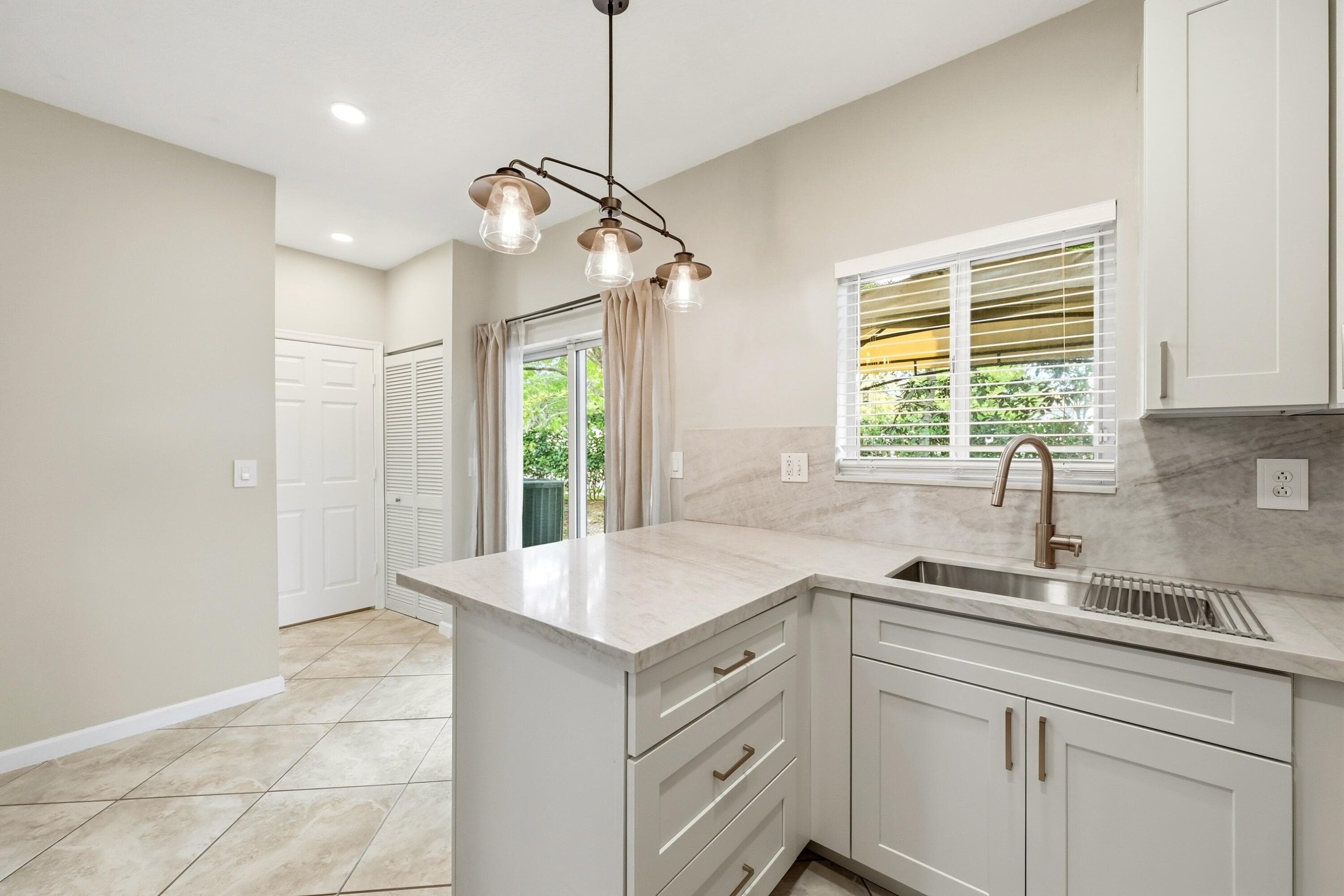 8464 Lagos De Campo Boulevard, Tamarac, FL 33321 — photo 14 of 43