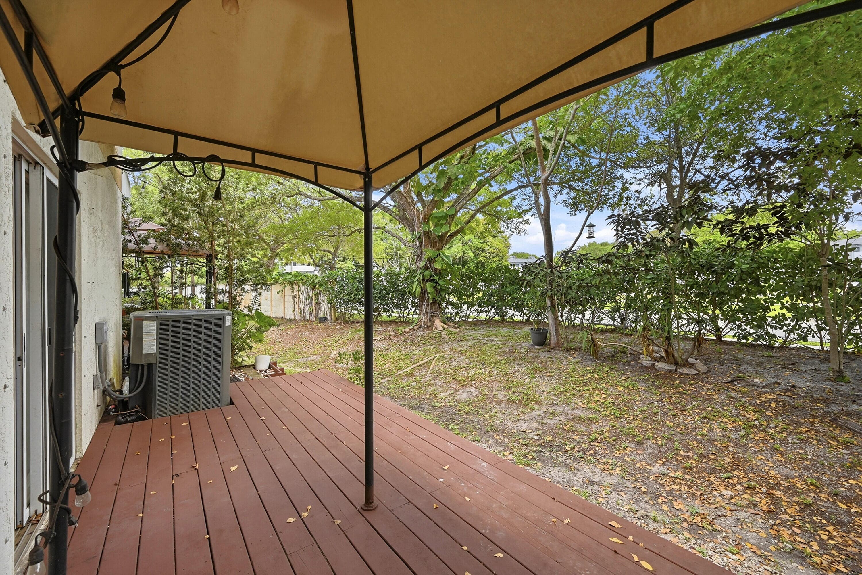 8464 Lagos De Campo Boulevard, Tamarac, FL 33321 — photo 39 of 43