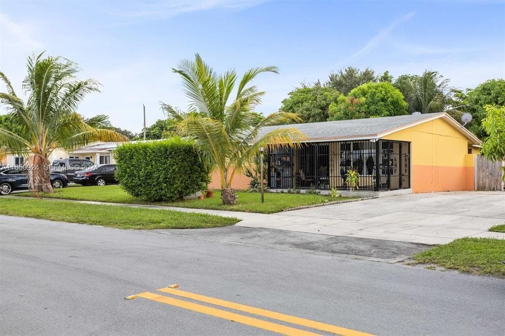 18930 NW 14th Avenue, Miami, FL 33169 — photo 3 of 5