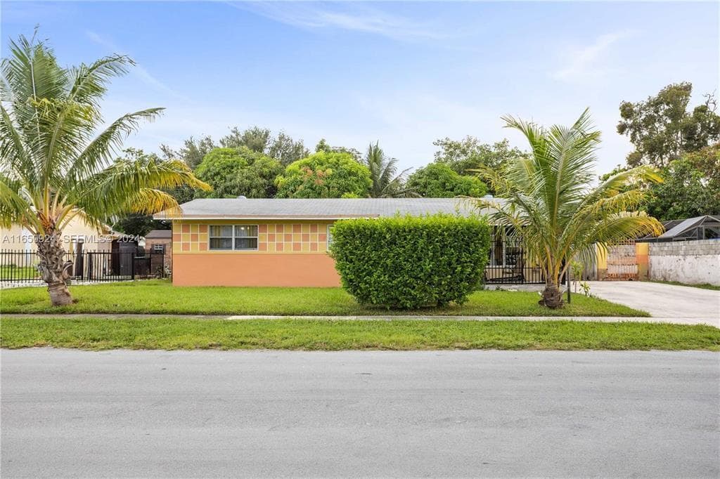 18930 NW 14th Avenue, Miami, FL 33169 — photo 4 of 5