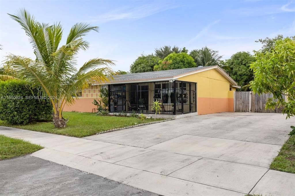 18930 NW 14th Avenue, Miami, FL 33169 — photo 1 of 5
