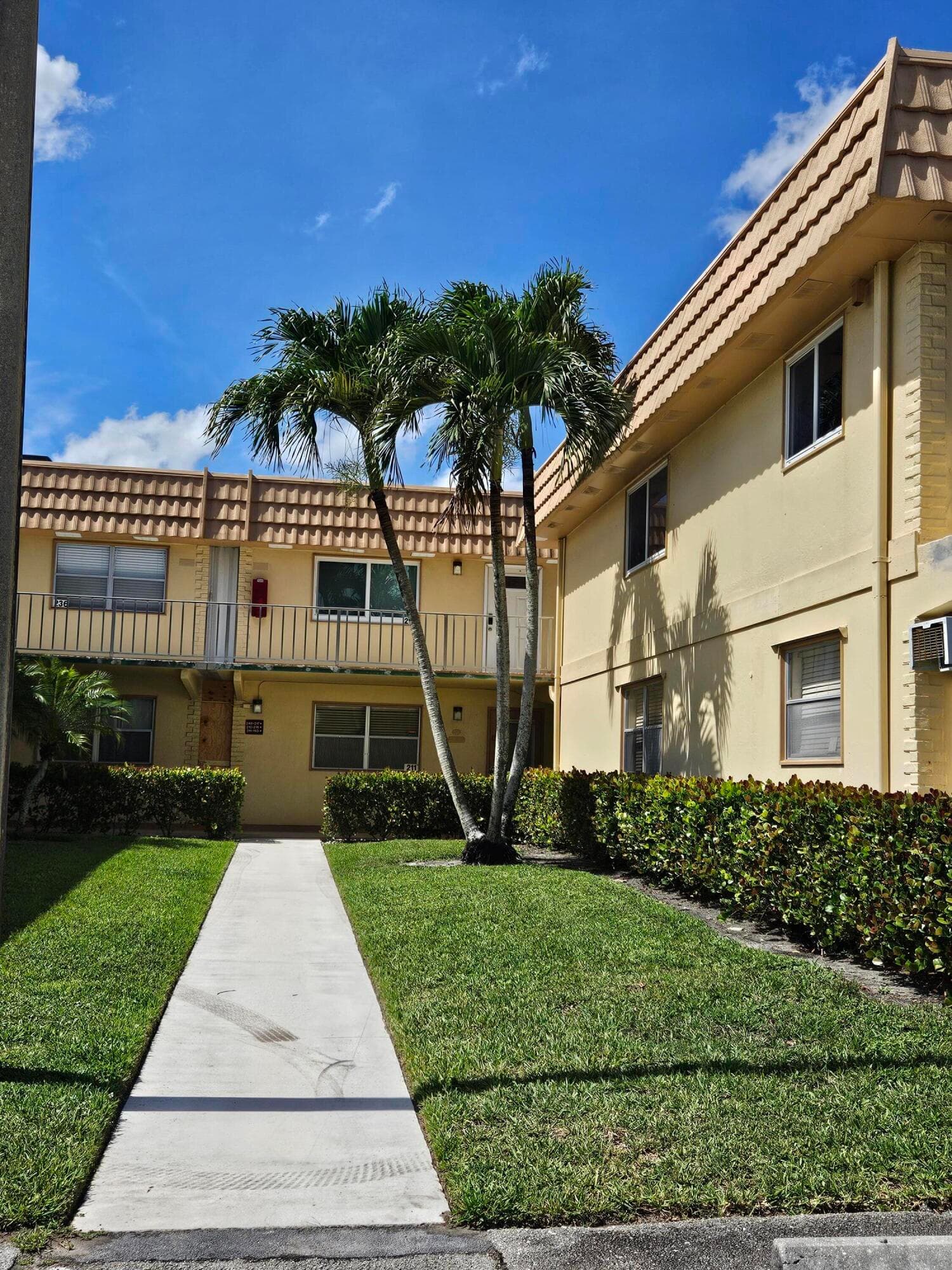 211 E Saxony Lane 211, Delray Beach, FL 33446 — photo