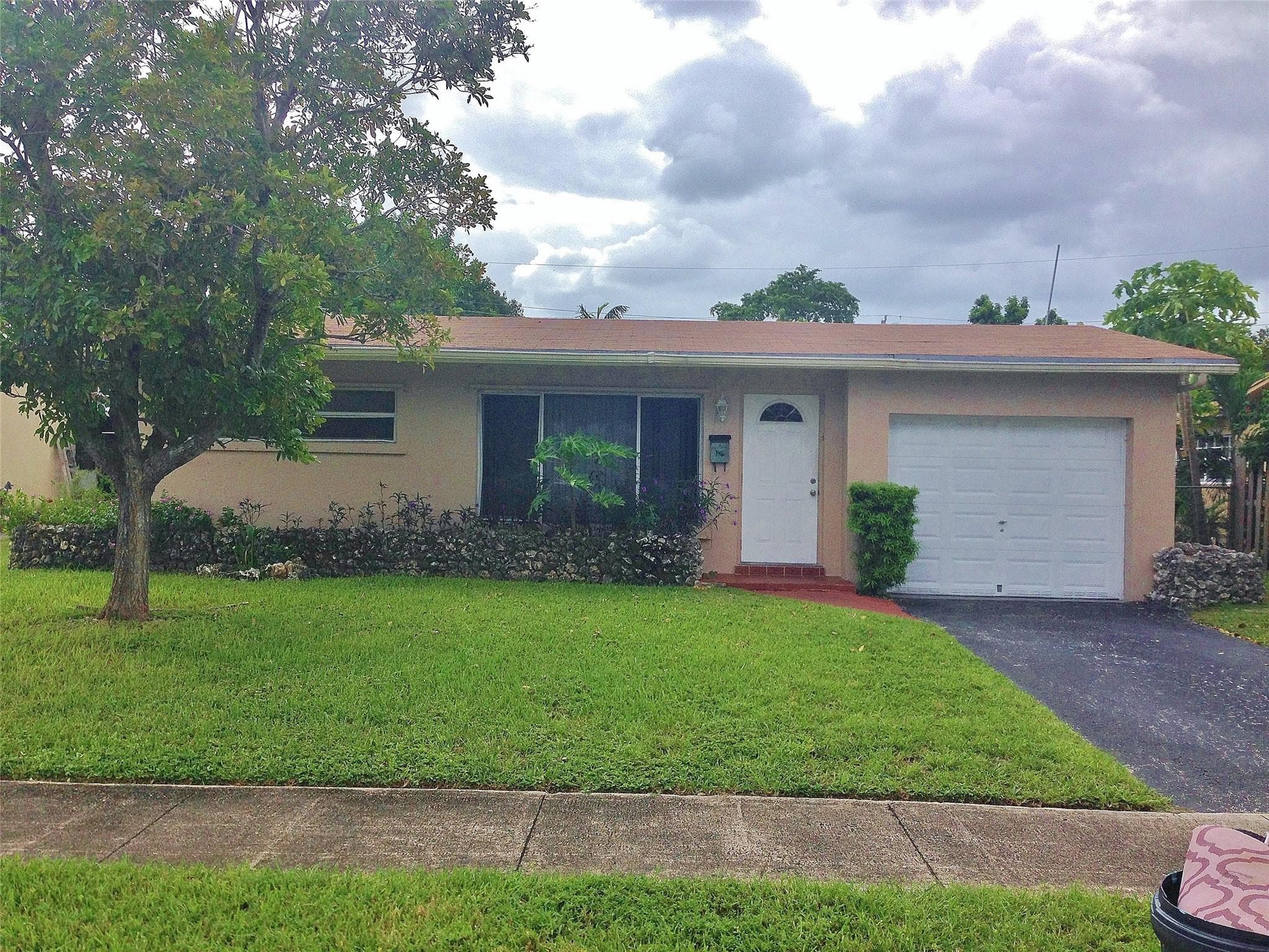 7510 NW 23rd Street, Sunrise, FL 33313 — photo 2 of 14