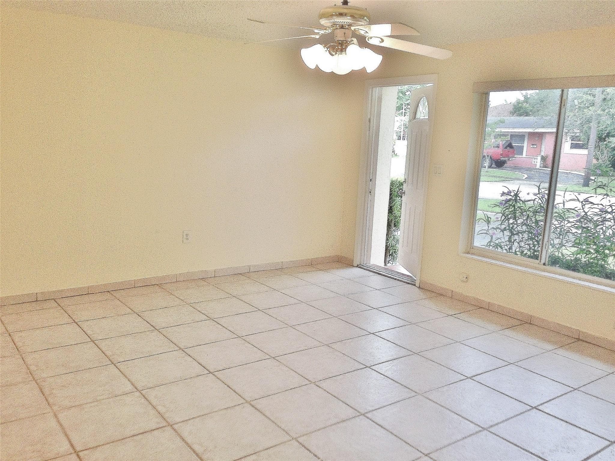 7510 NW 23rd Street, Sunrise, FL 33313 — photo 10 of 14