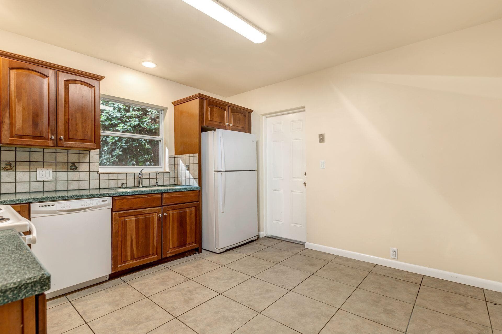118 Linda Lane, West Palm Beach, FL 33405 — photo 9 of 17
