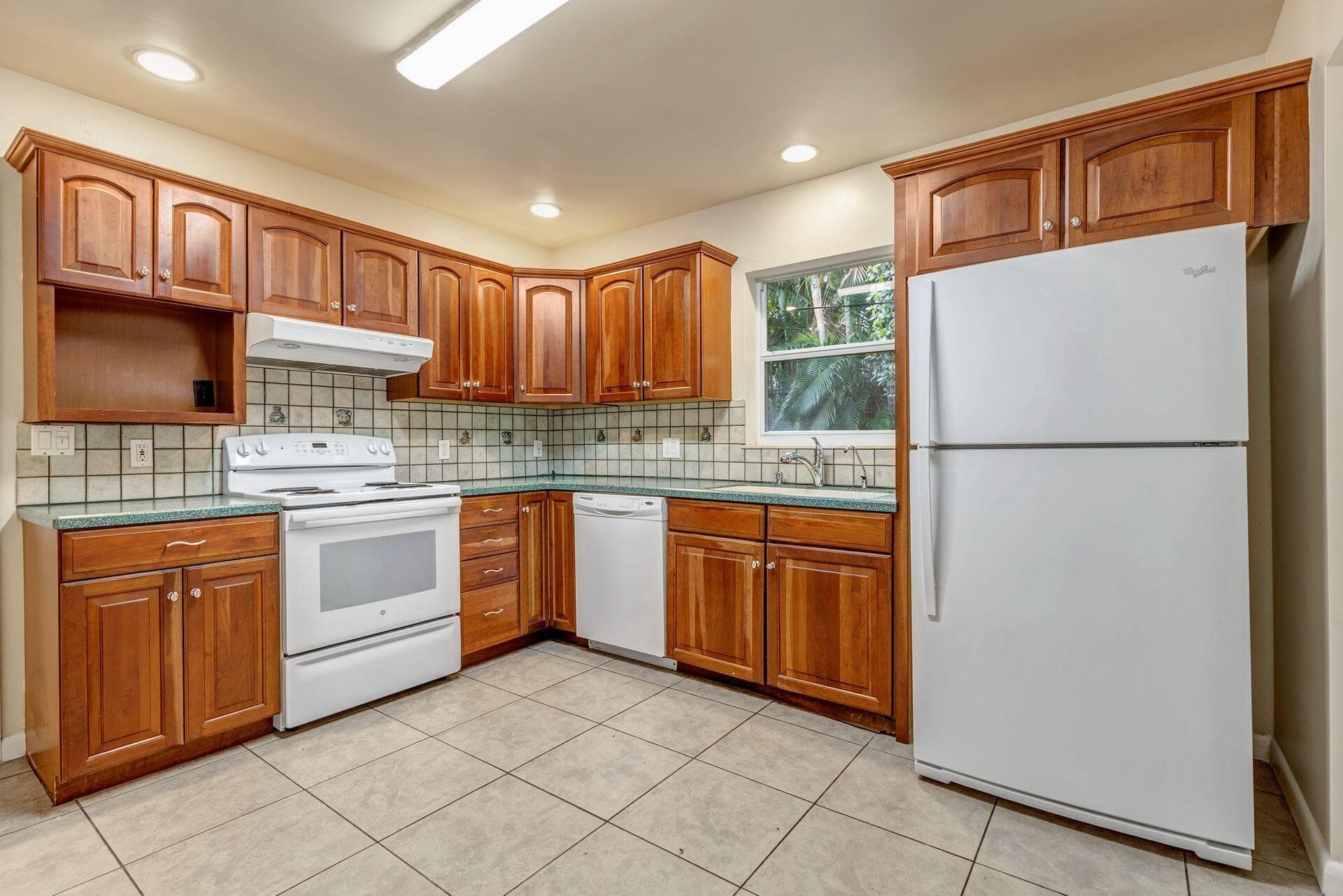 118 Linda Lane, West Palm Beach, FL 33405 — photo 10 of 17