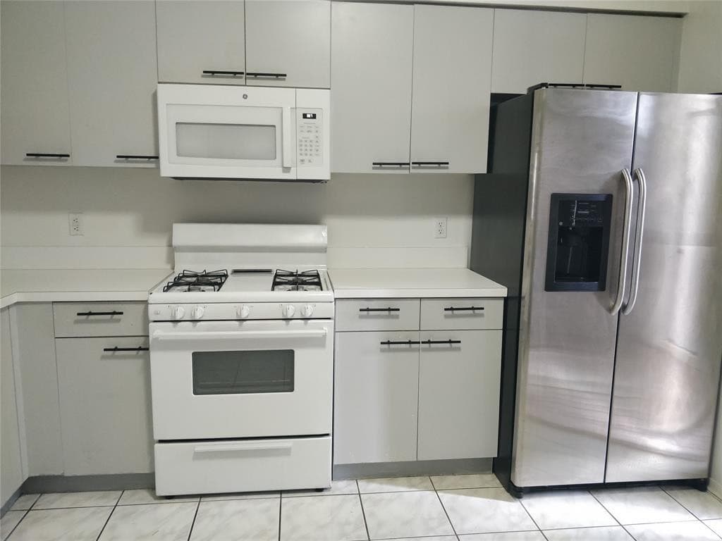 7913 Sanibel Drive 7913, Tamarac, FL 33321 — photo 4 of 13