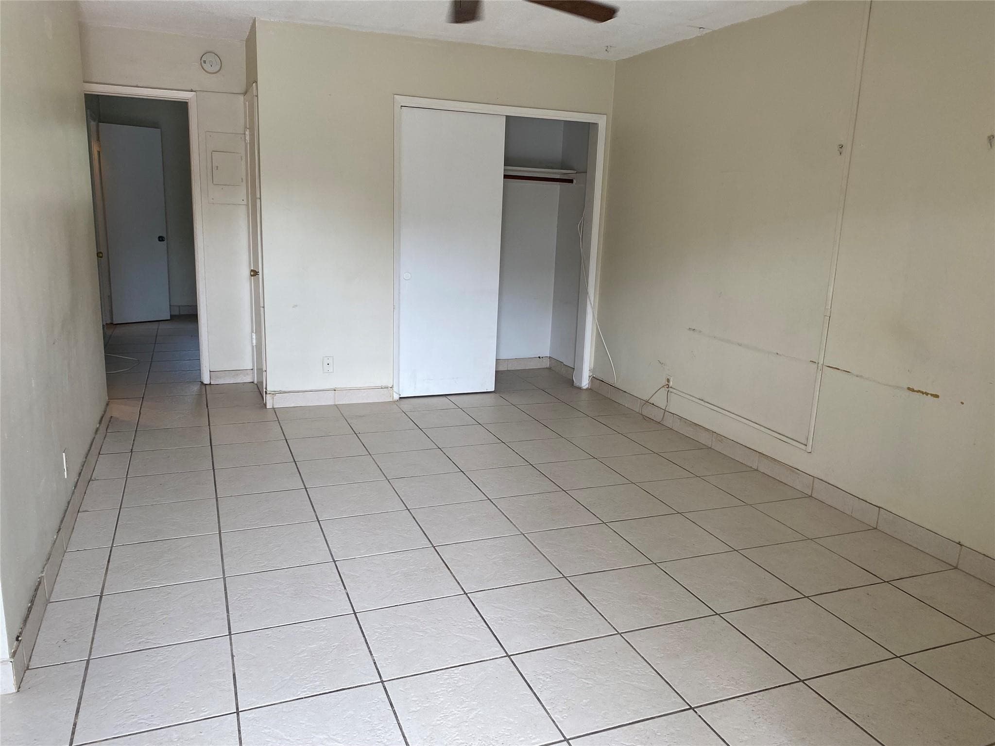 1812 E Oakland Park Boulevard 19, Oakland Park, FL 33306 — photo 2 of 7