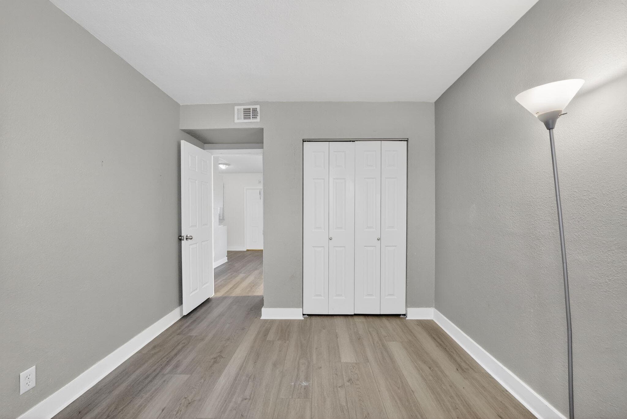 2741 NE 8th Avenue 15, Wilton Manors, FL 33334 — photo 10 of 28
