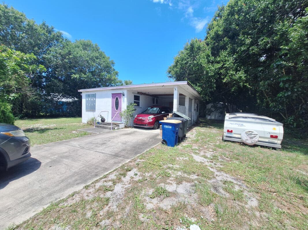 1005 Apple Street, Fort Pierce, FL 34950 — photo 1 of 5