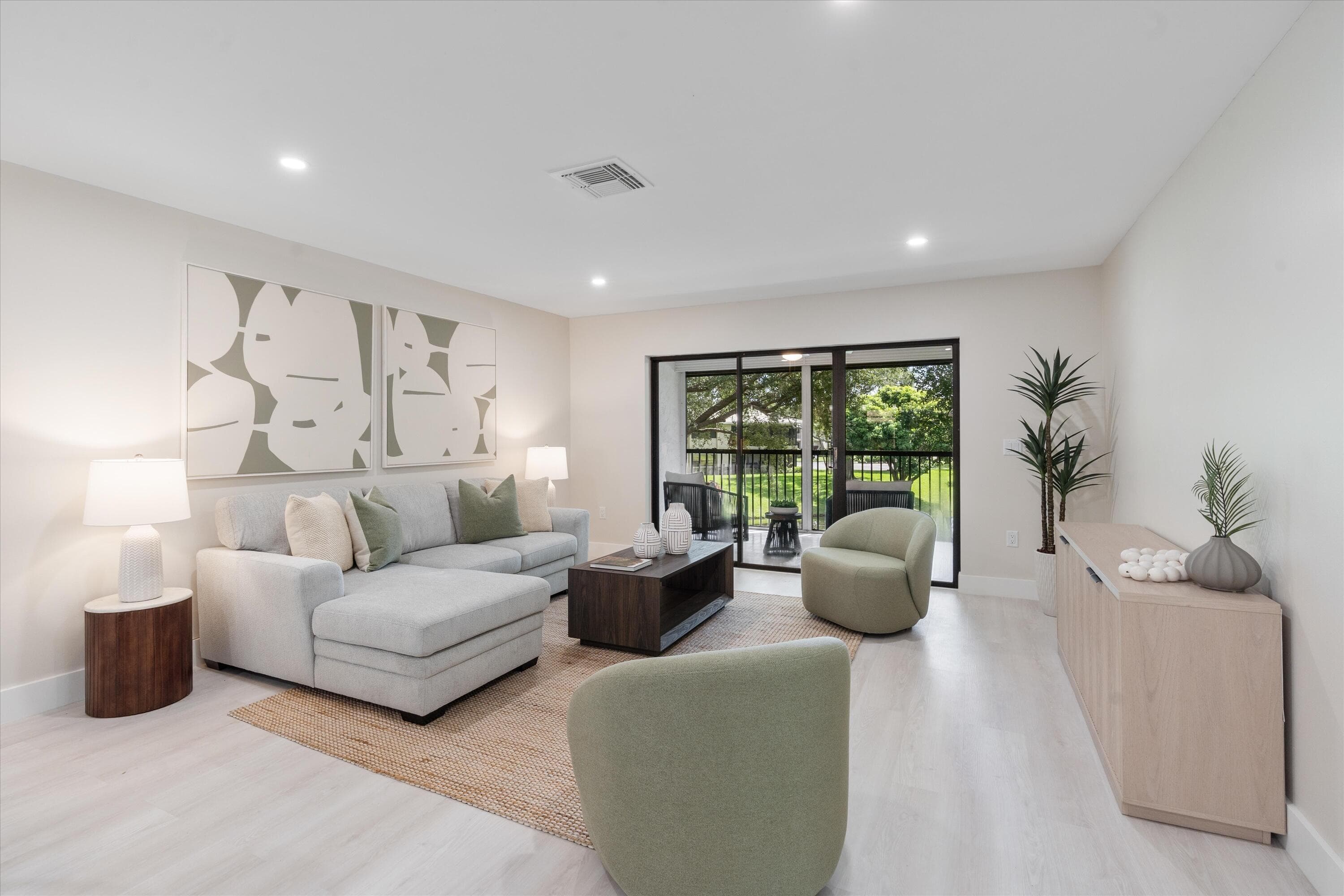 52 Stratford Lane W F, Boynton Beach, FL 33436 — photo 2 of 50