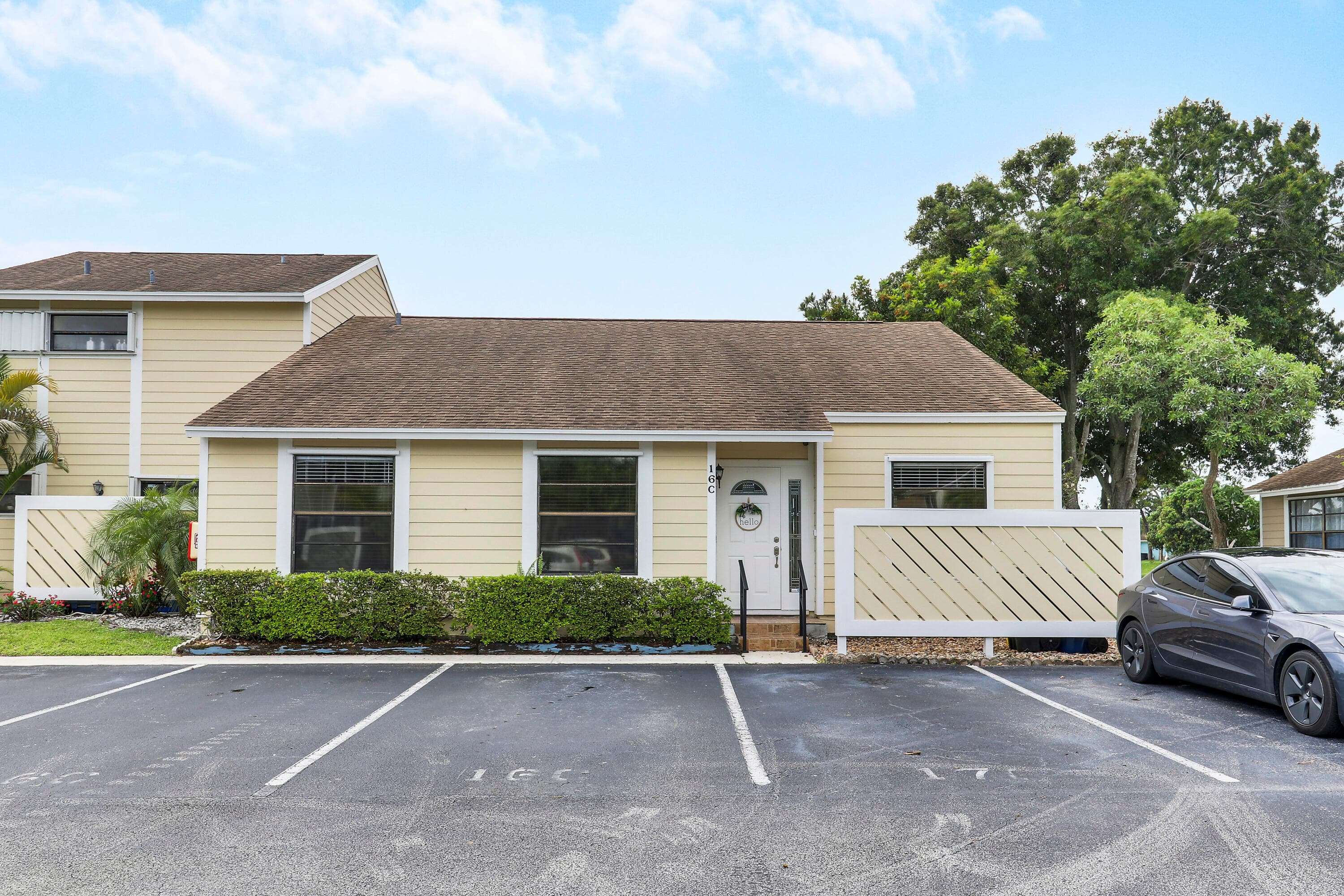 703 Stonewood Court 16c, Jupiter, FL 33458 — photo 1 of 31
