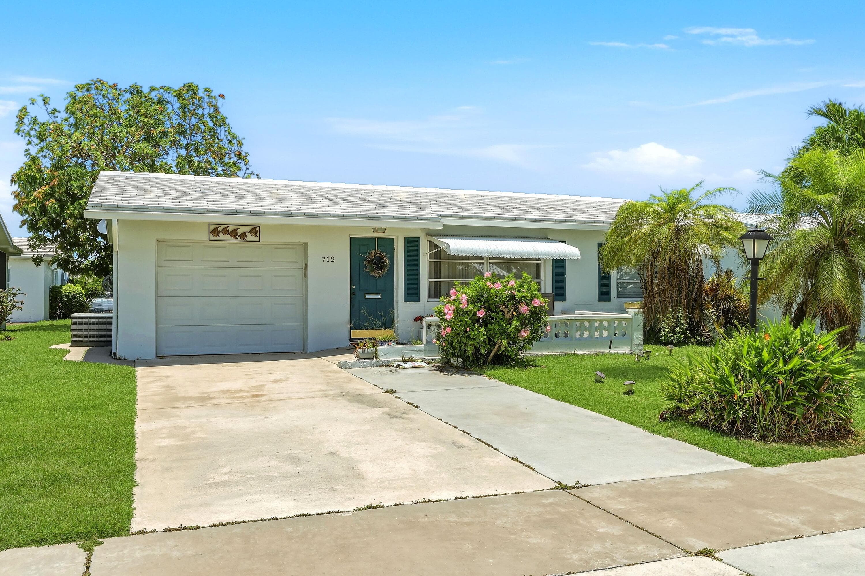 712 SW 18th Street, Boynton Beach, FL 33426 — photo 1 of 16