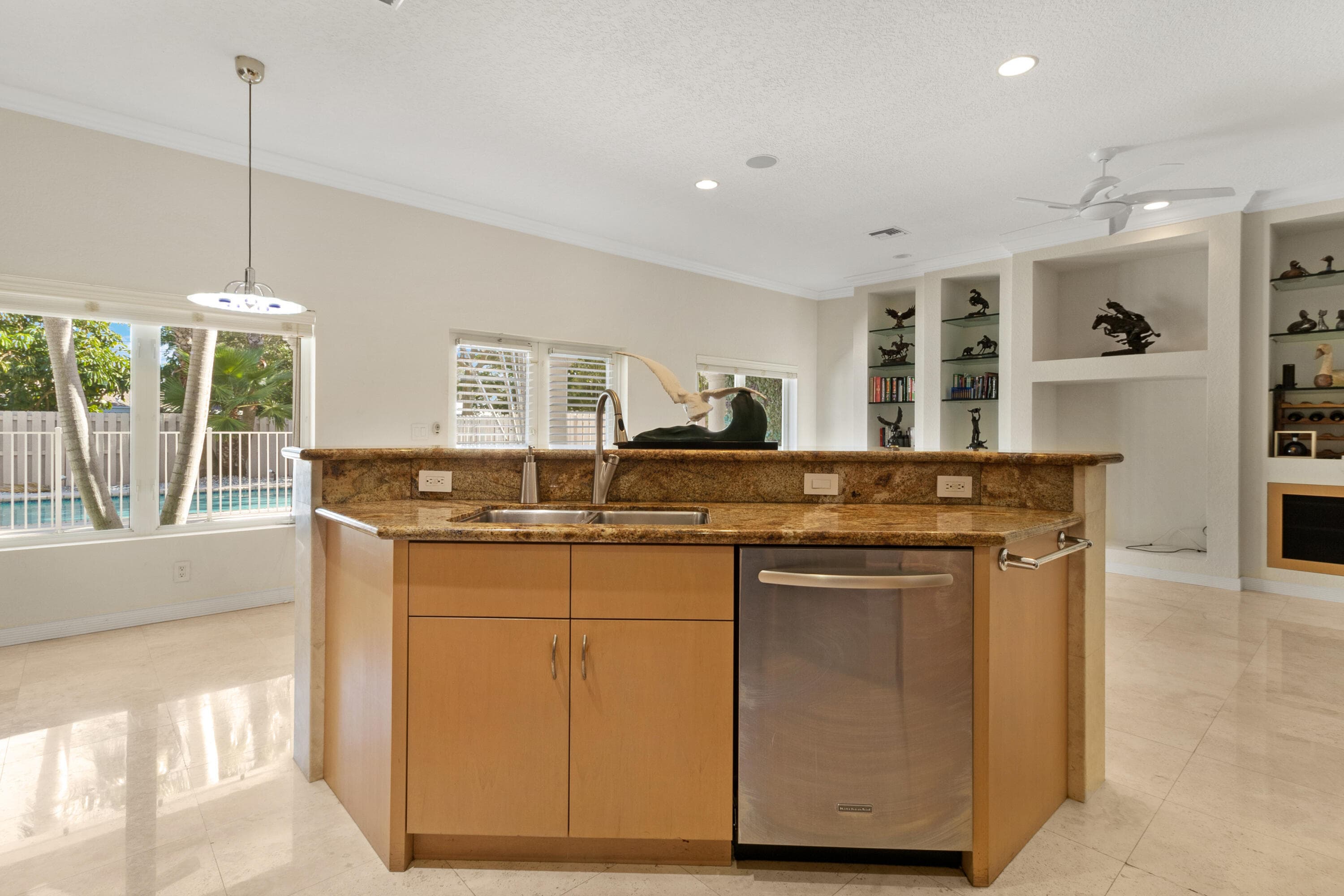 4517 NE 21st Avenue 4, Fort Lauderdale, FL 33308 — photo 6 of 38