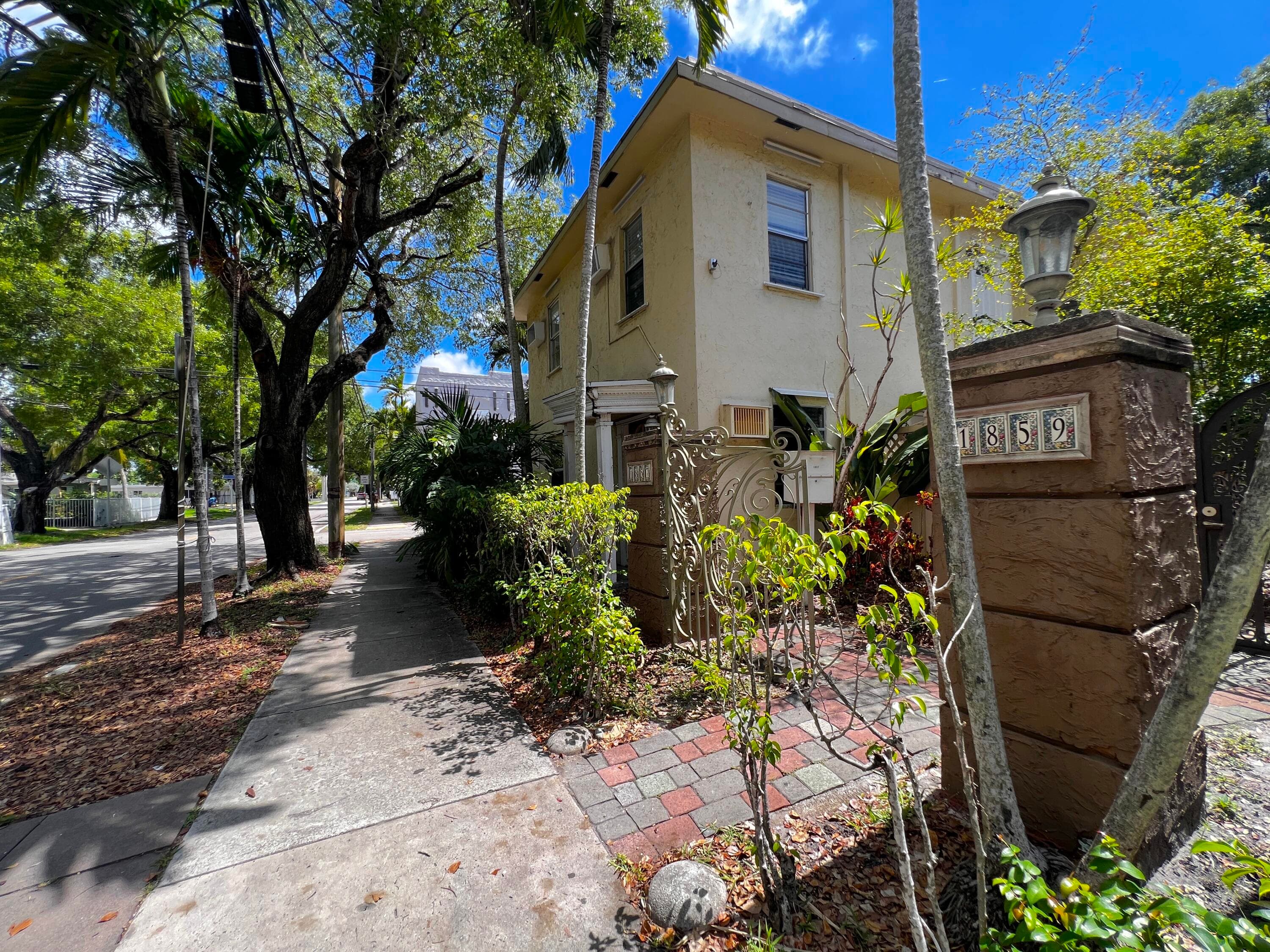 1859 Buchanan Street 2, Hollywood, FL 33020 — photo 1 of 28