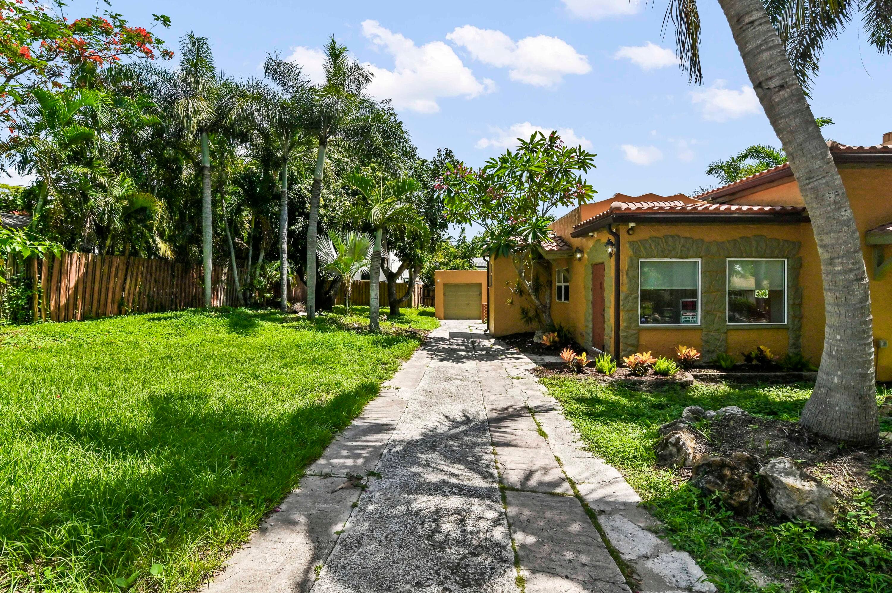 914 30th Court, West Palm Beach, FL 33407 — photo 4 of 29