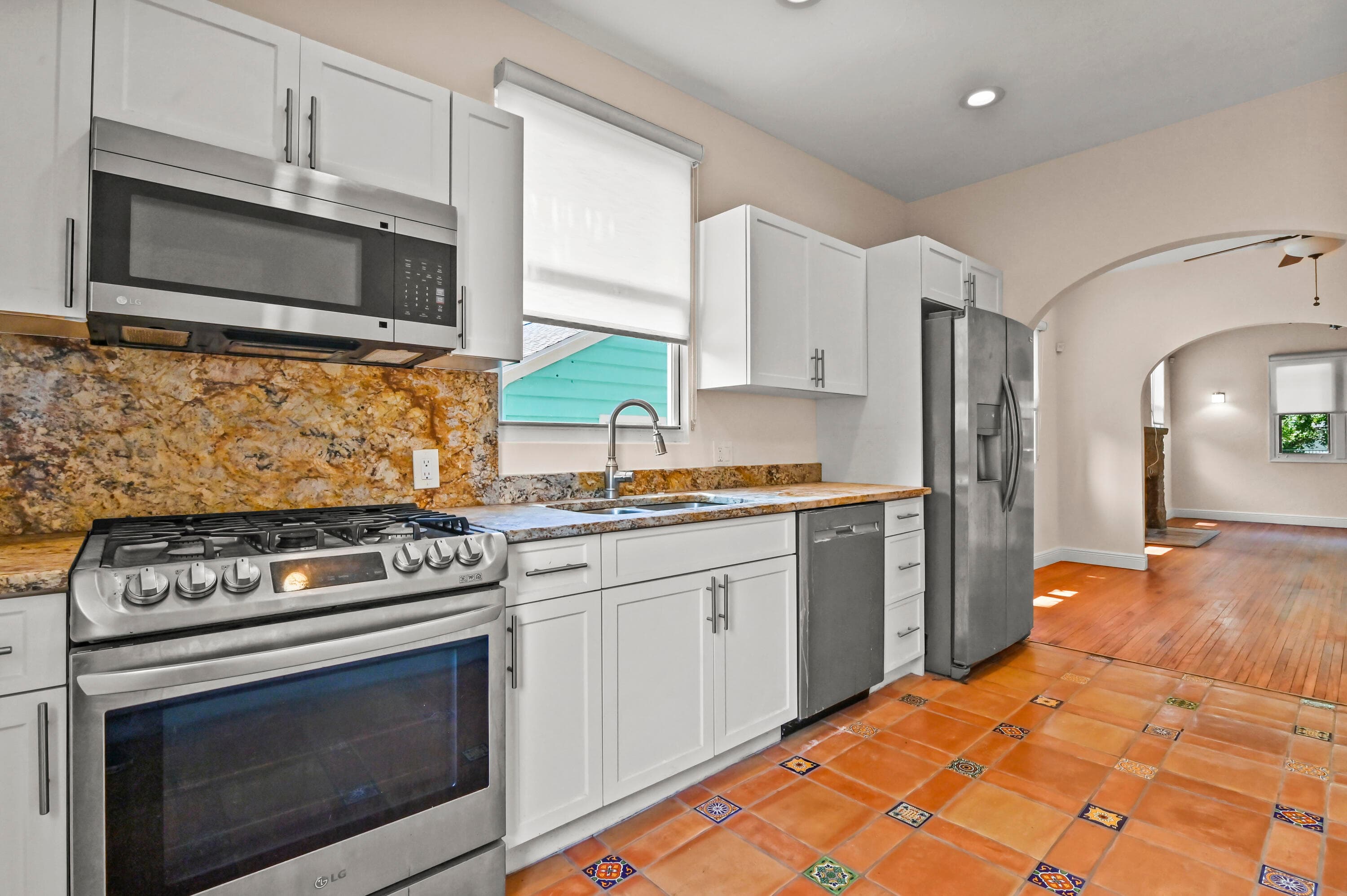 914 30th Court, West Palm Beach, FL 33407 — photo 12 of 29