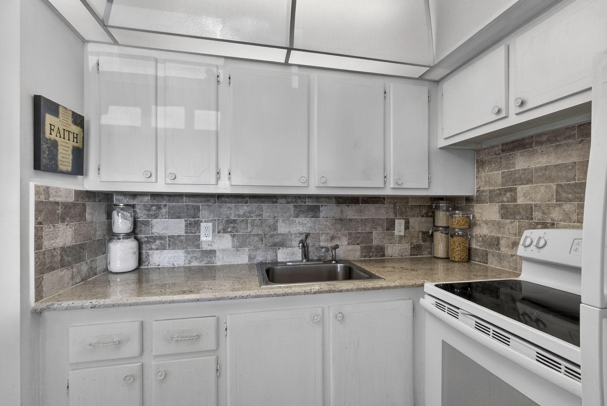 106 E Camden E, West Palm Beach, FL 33417 — photo 14 of 54
