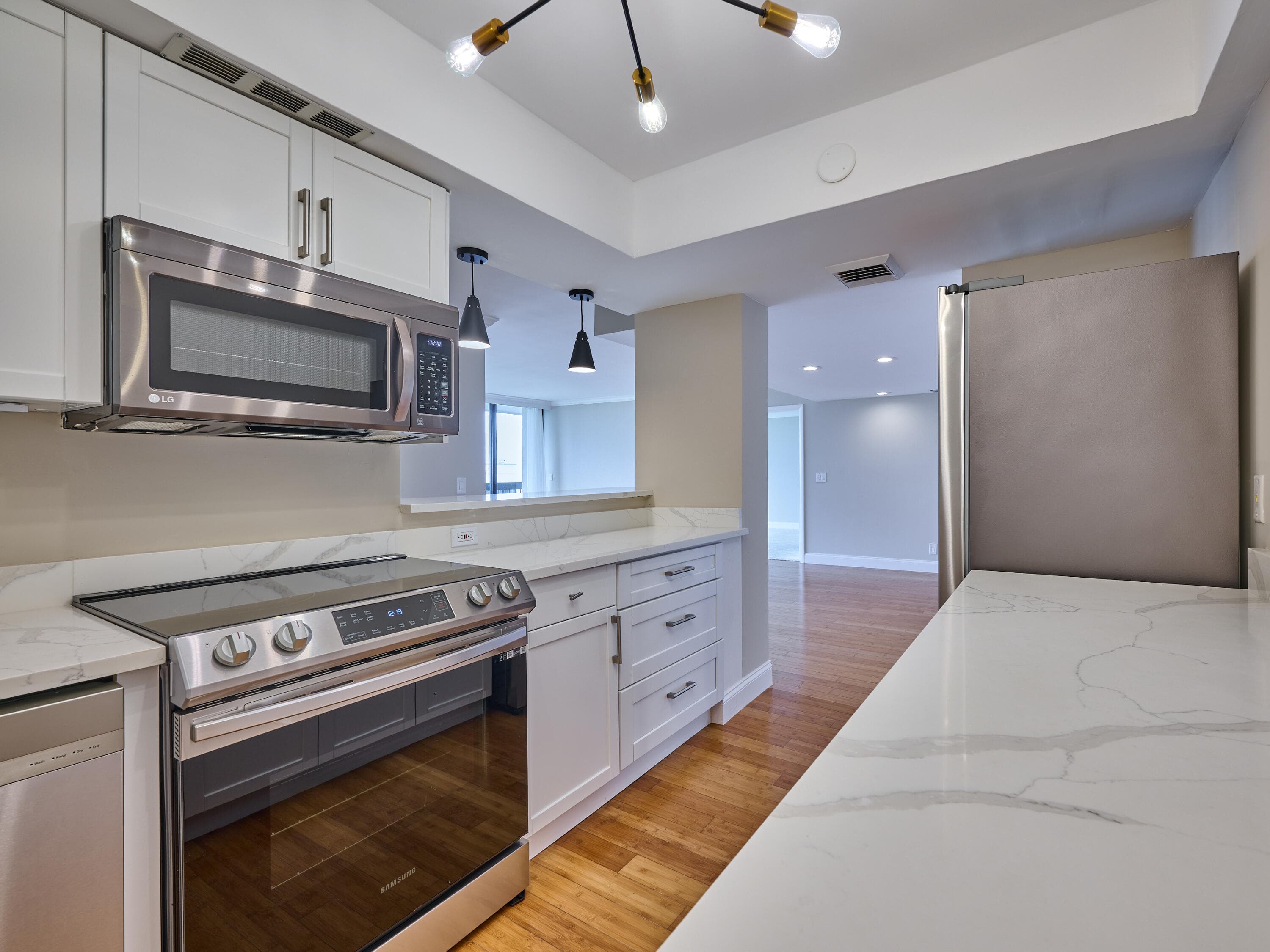 2425 Presidential Way 1405, West Palm Beach, FL 33401 — photo 12 of 39