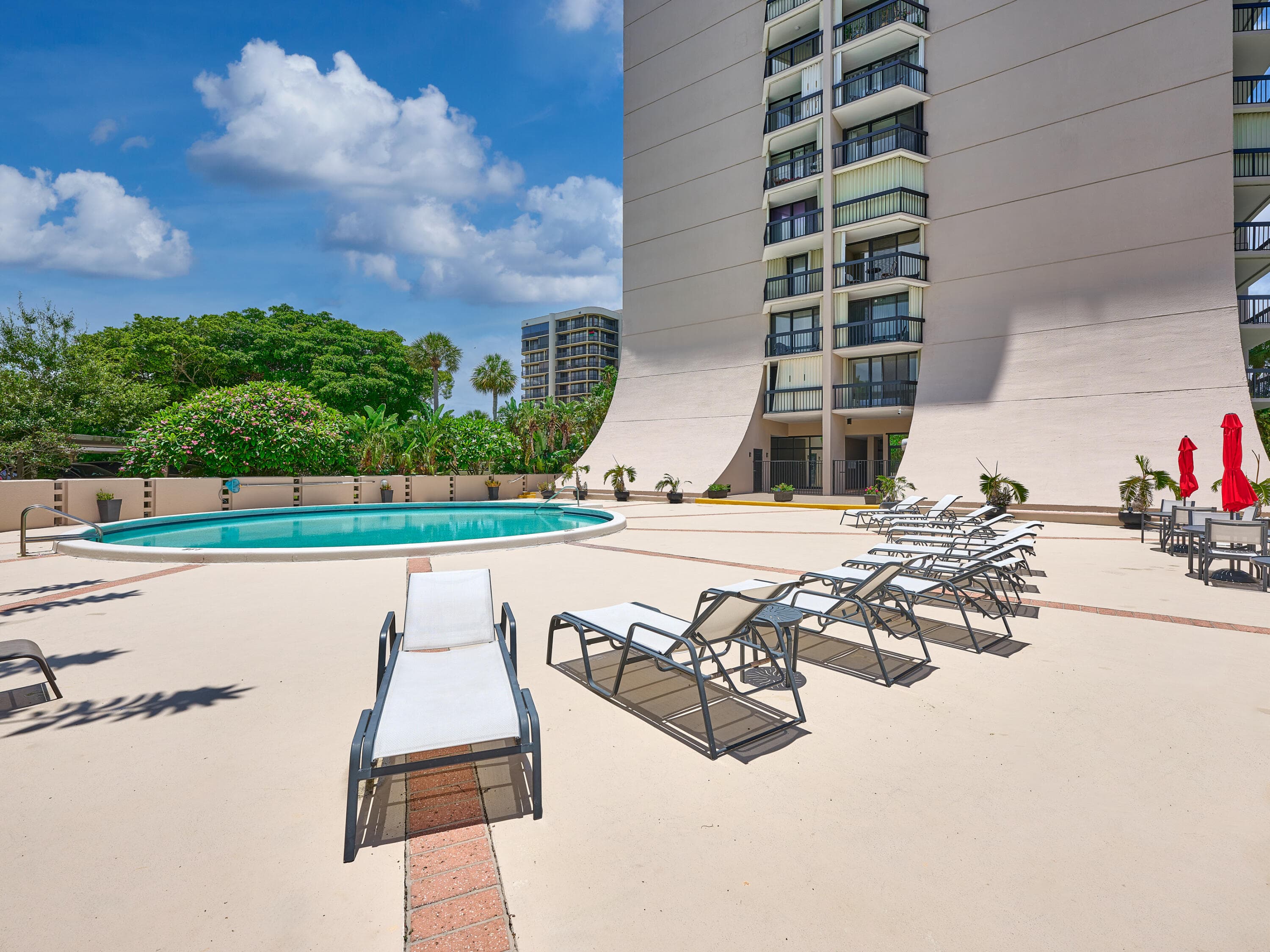 2425 Presidential Way 1405, West Palm Beach, FL 33401 — photo 30 of 39