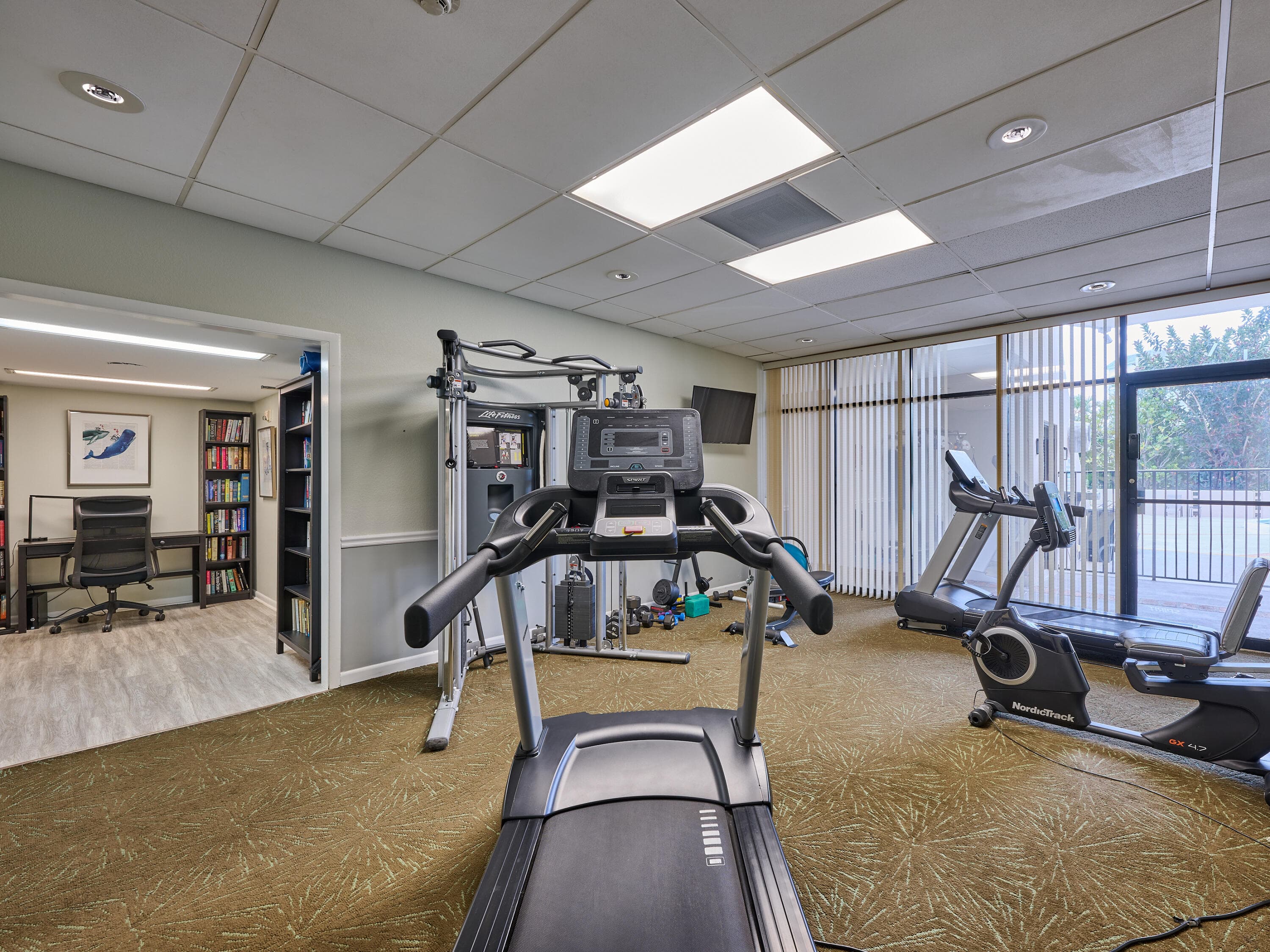 2425 Presidential Way 1405, West Palm Beach, FL 33401 — photo 33 of 39