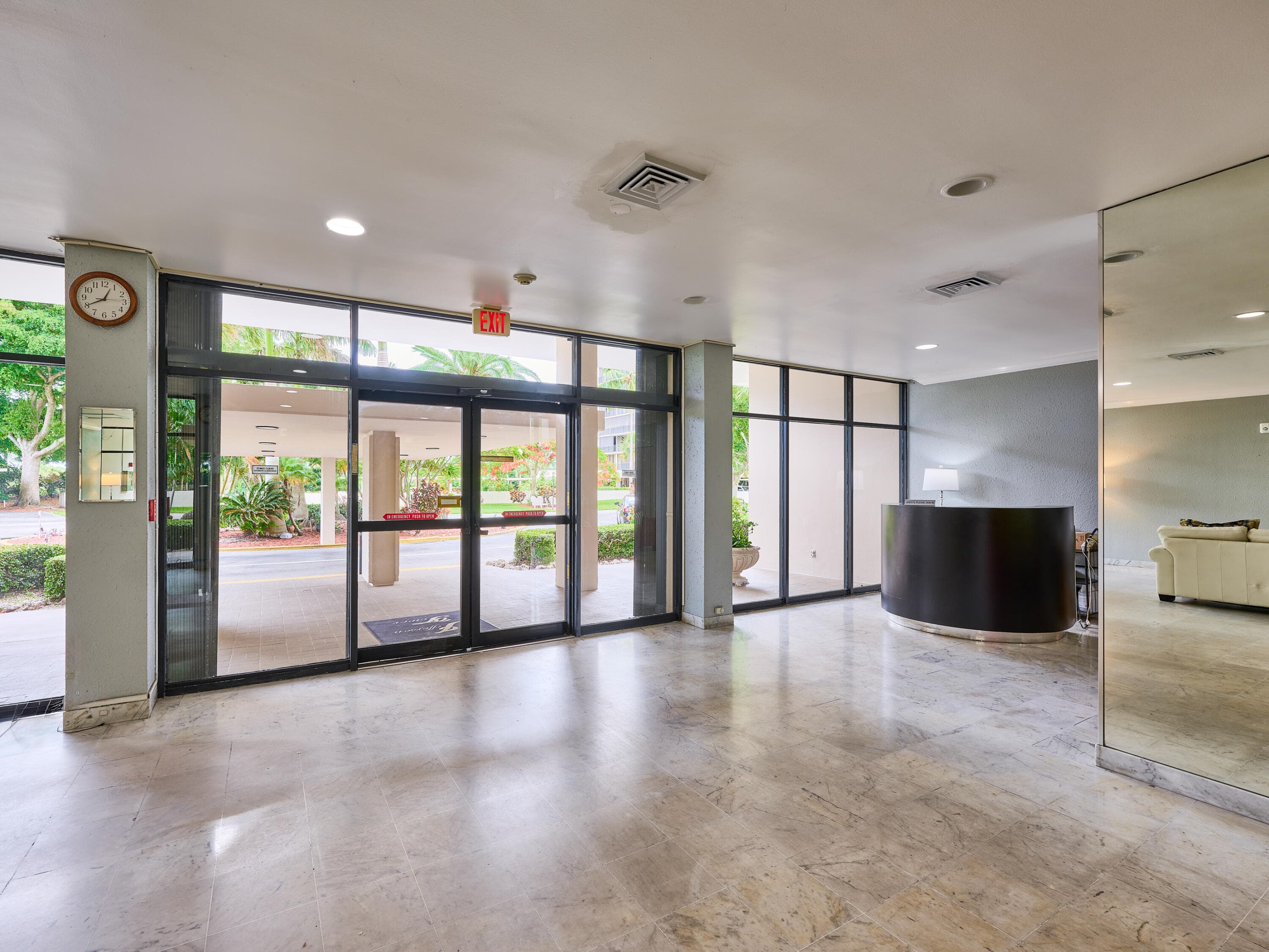 2425 Presidential Way 1405, West Palm Beach, FL 33401 — photo 35 of 39